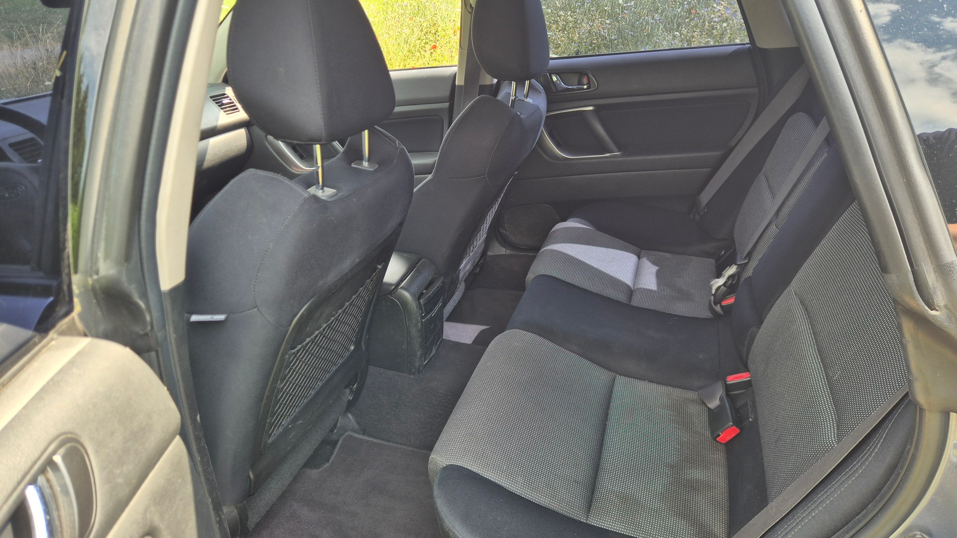 SUBARU Legacy 2.0R AWD Swiss-image-5