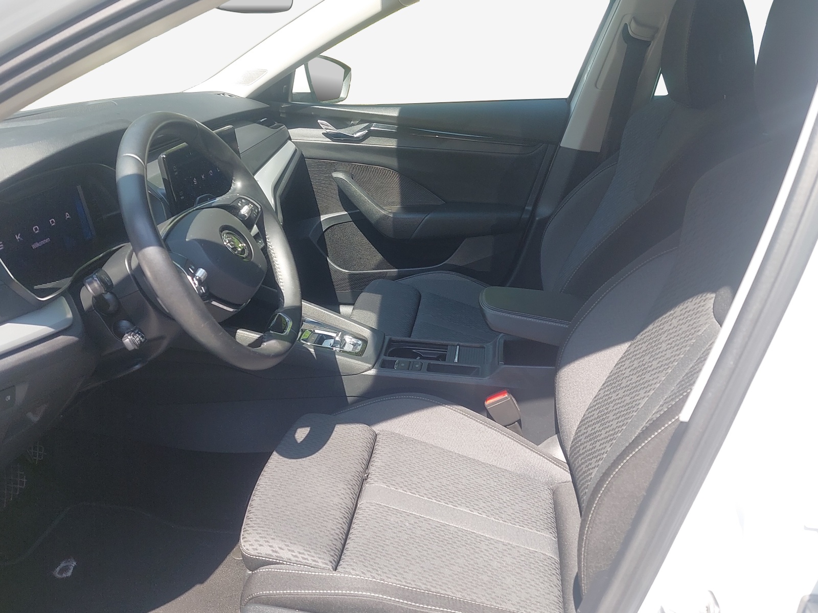 SKODA Octavia Combi 2.0 TDI DSG Ambition-image-7