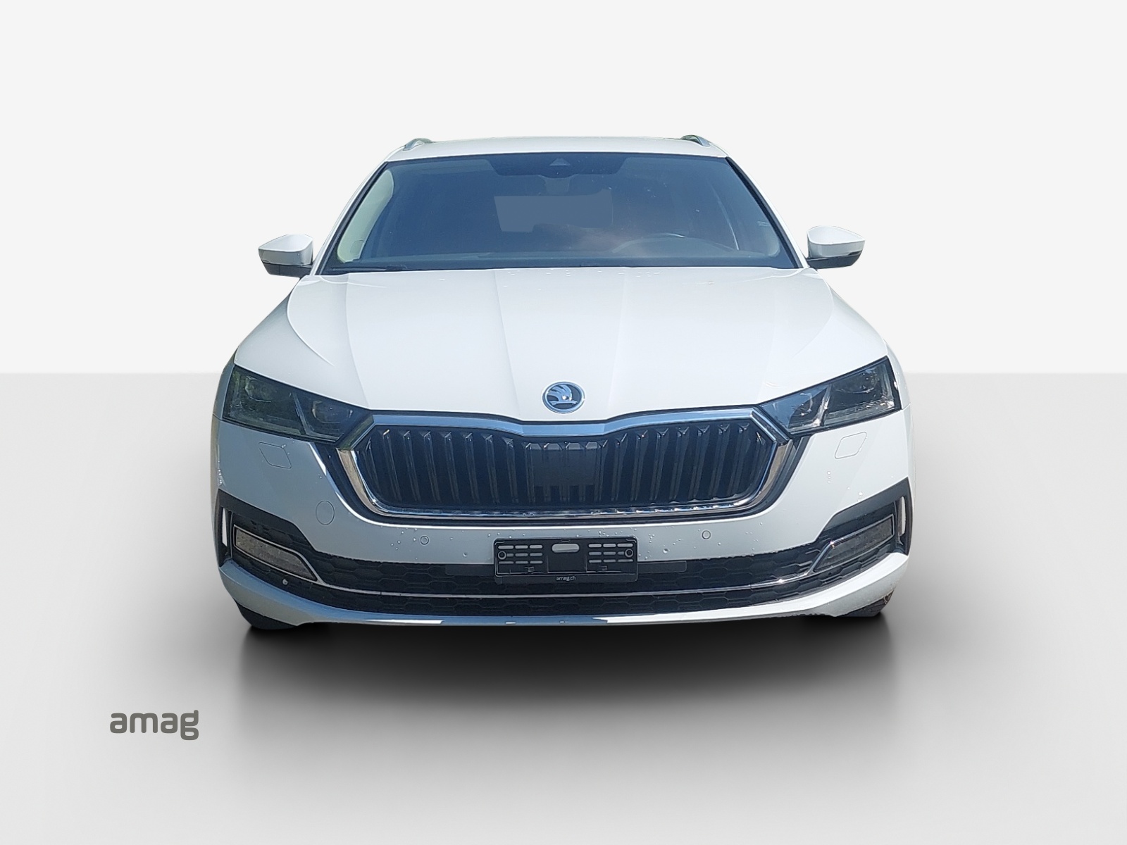 SKODA Octavia Combi 2.0 TDI DSG Ambition-image-6