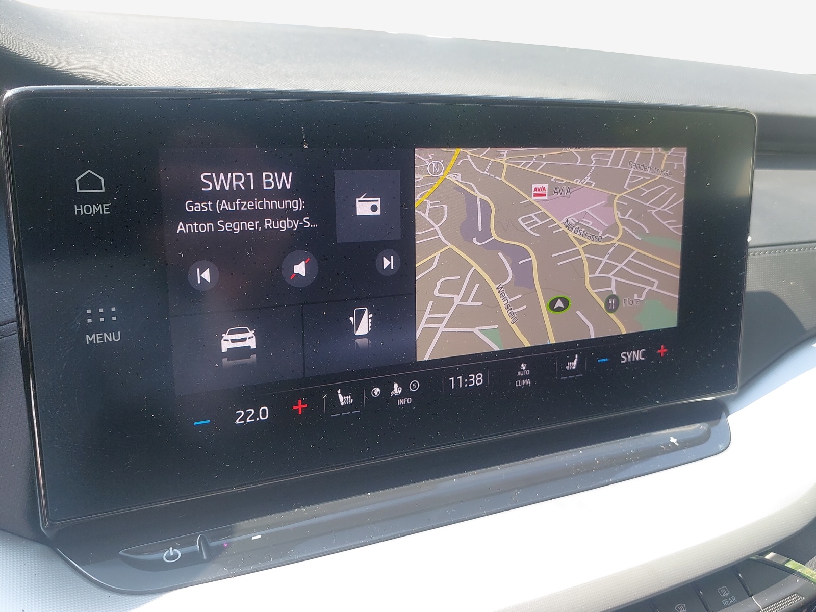 SKODA Octavia Combi 2.0 TDI DSG Ambition-image-14