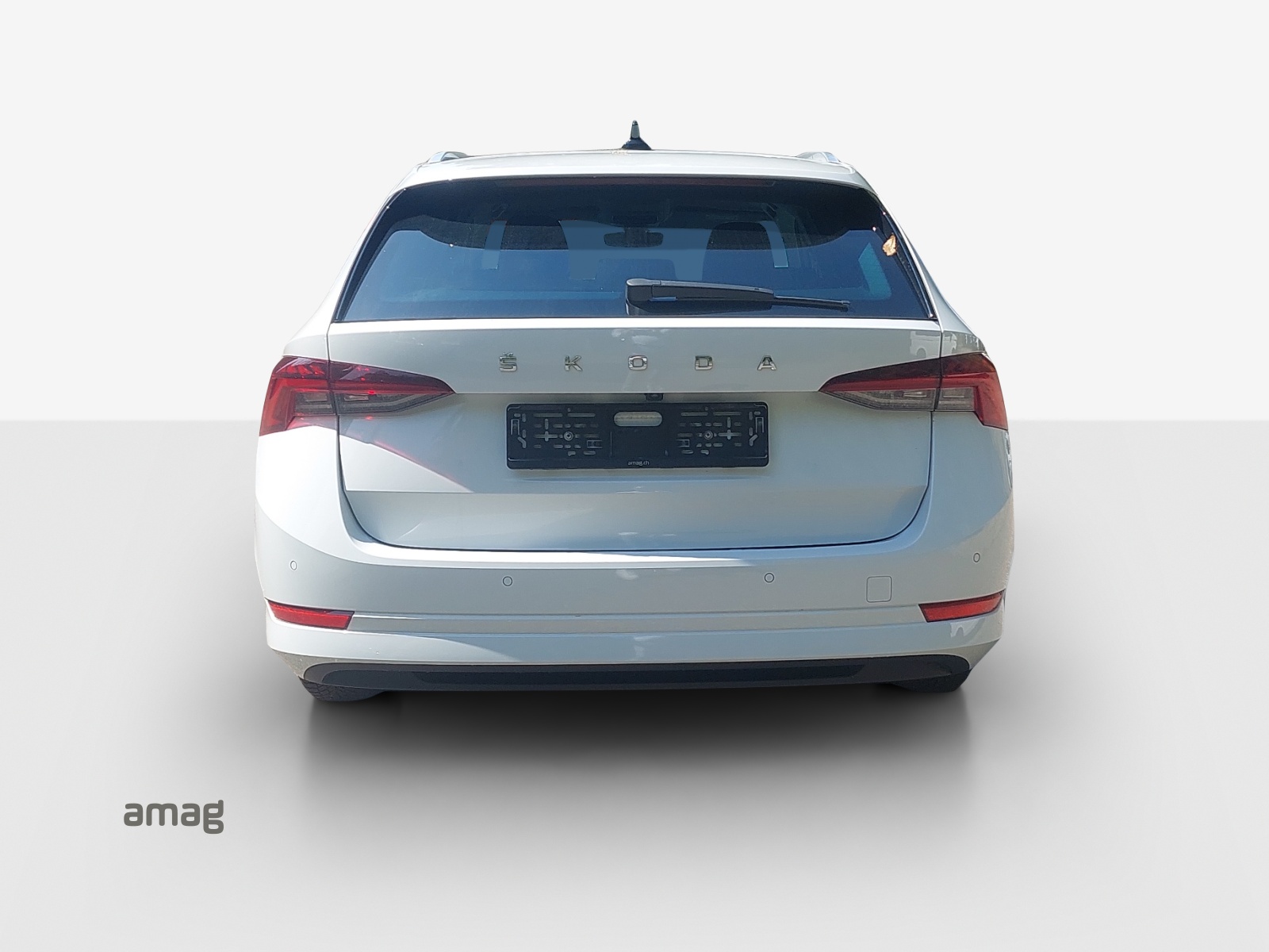 SKODA Octavia Combi 2.0 TDI DSG Ambition-image-3