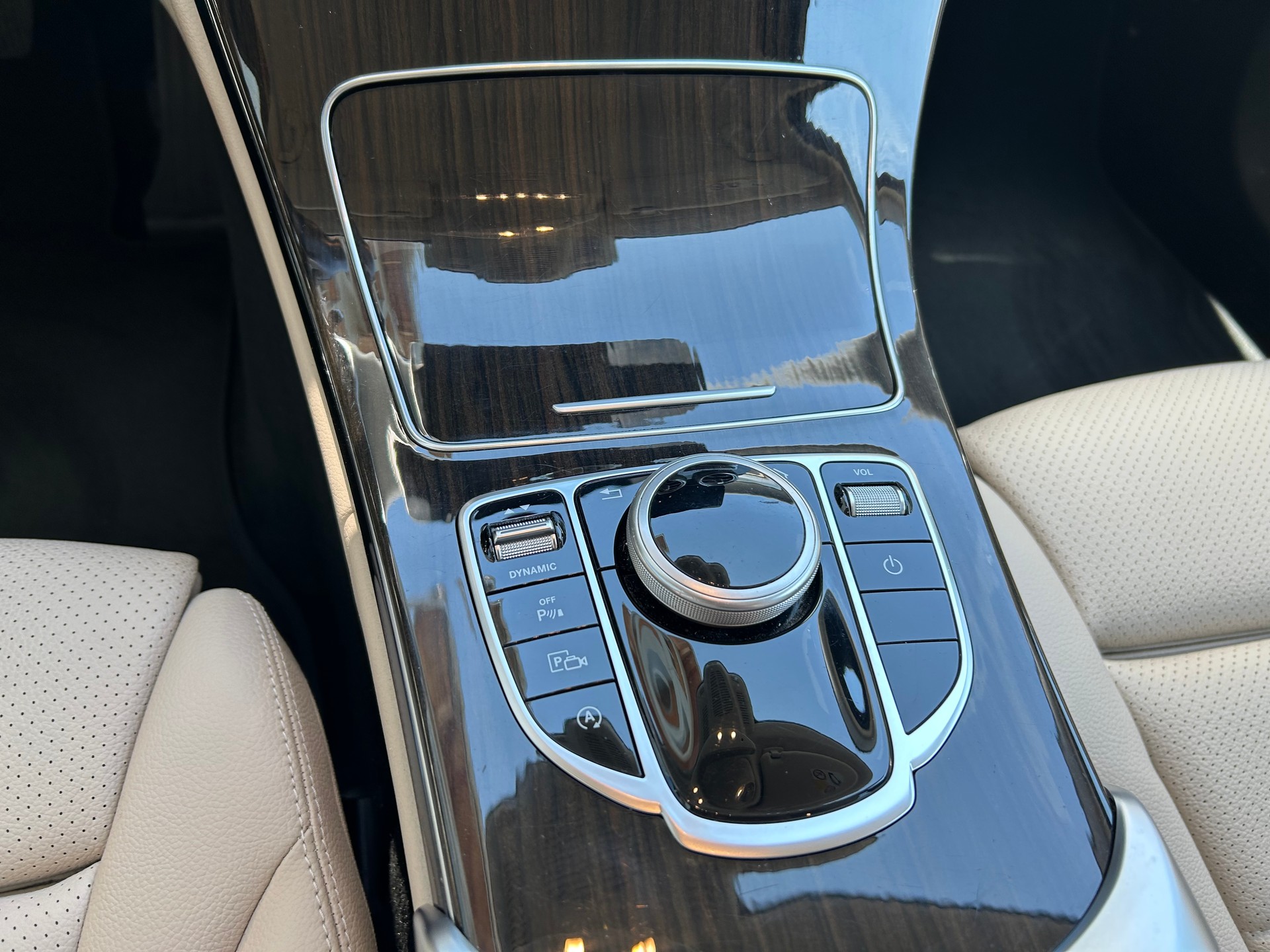 MERCEDES-BENZ C 200 Swiss Star 4M 9G-Tronic-image-11