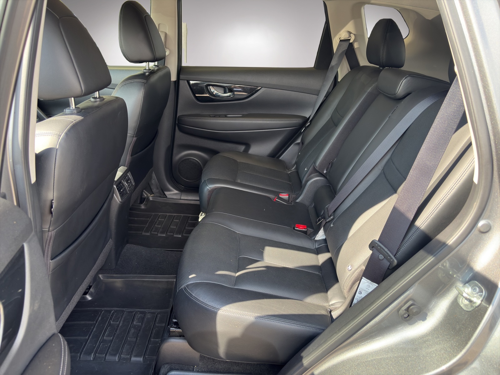 NISSAN X-Trail 1.7 dCi Tekna 4x4-image-6