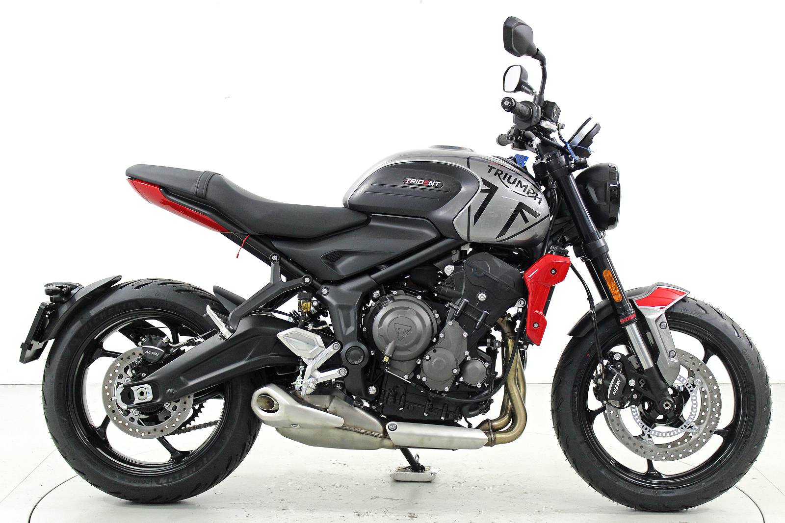 TRIUMPH Trident 660 ABS-showroom-element-3