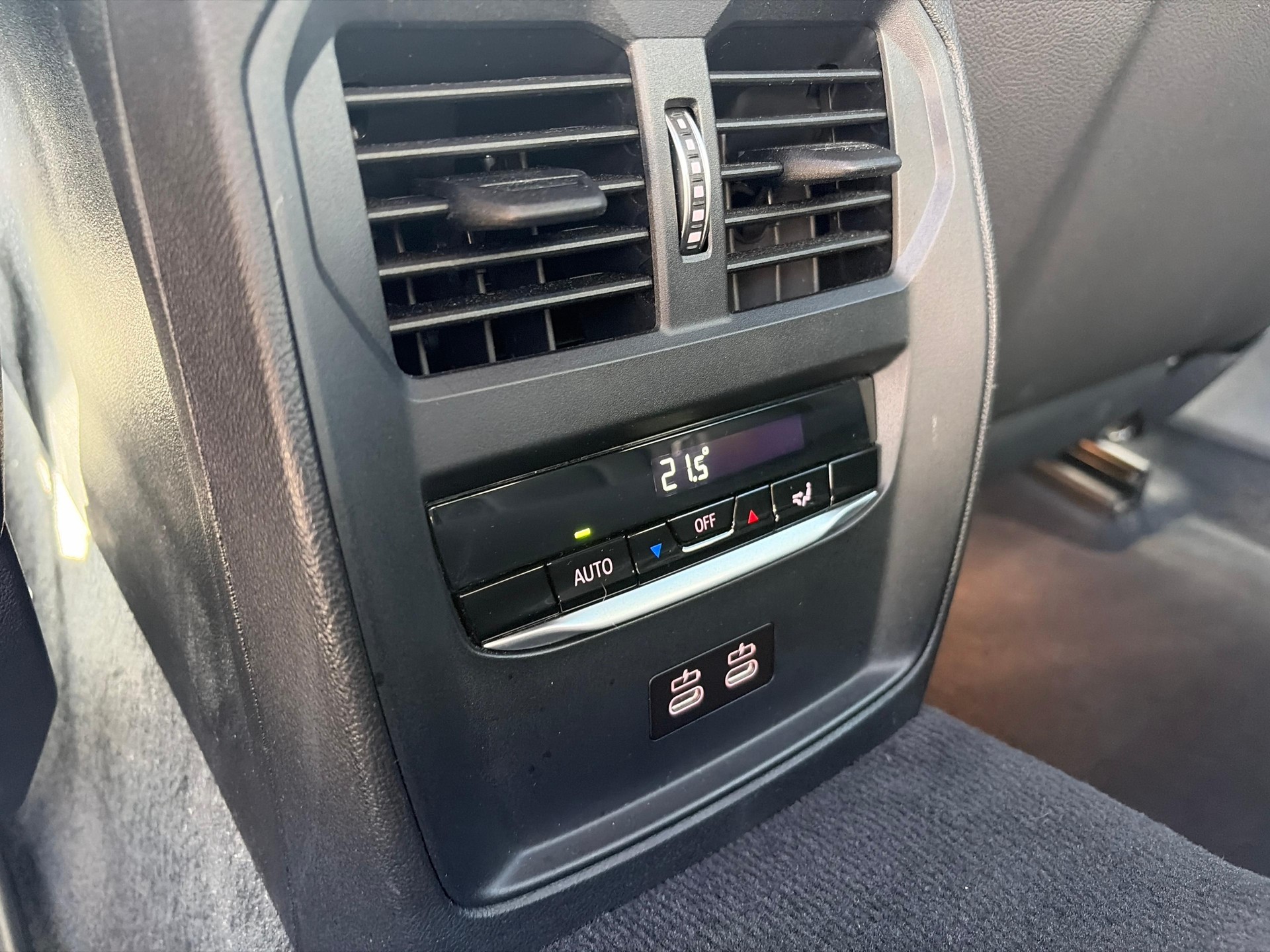 BMW 330i xDrive SAG M Sport-image-13