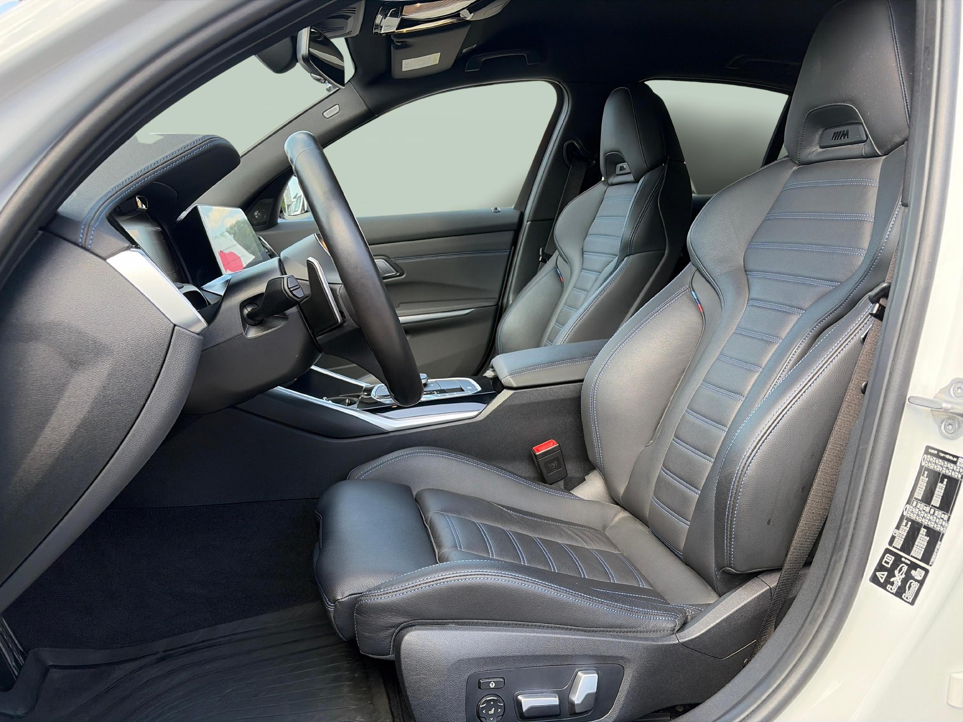 BMW 330i xDrive SAG M Sport-image-9