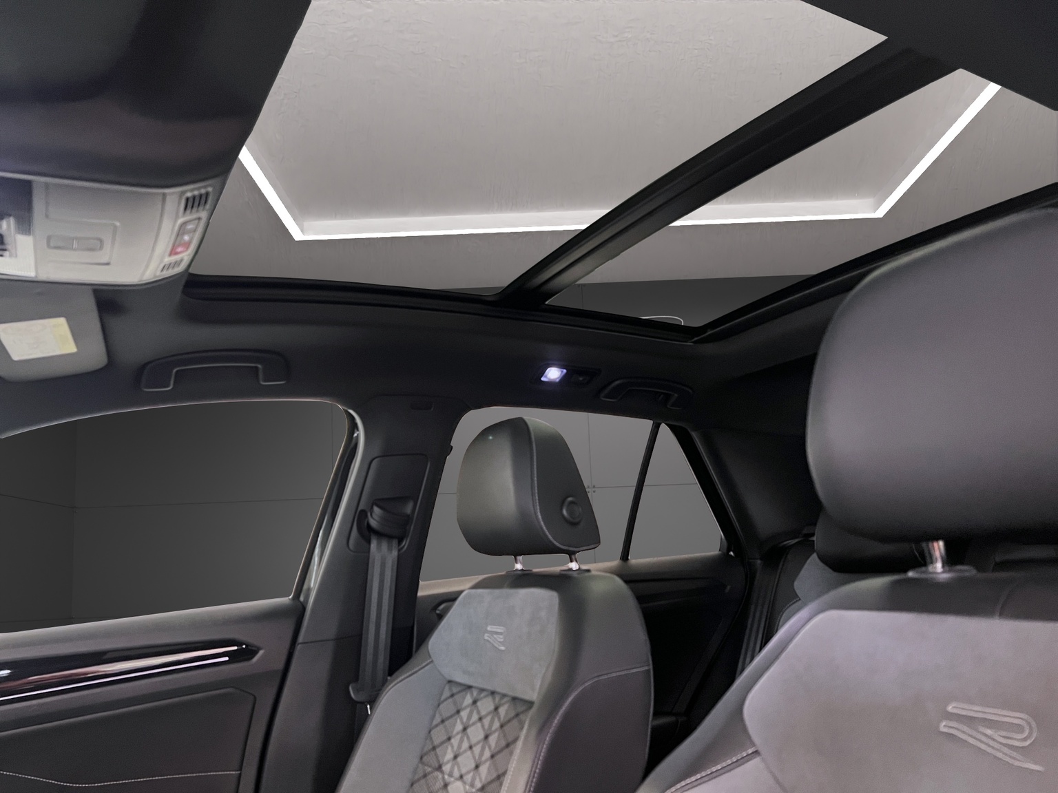 VW T-Roc 2.0 TSI R-Line DSG 4Motion-image-13