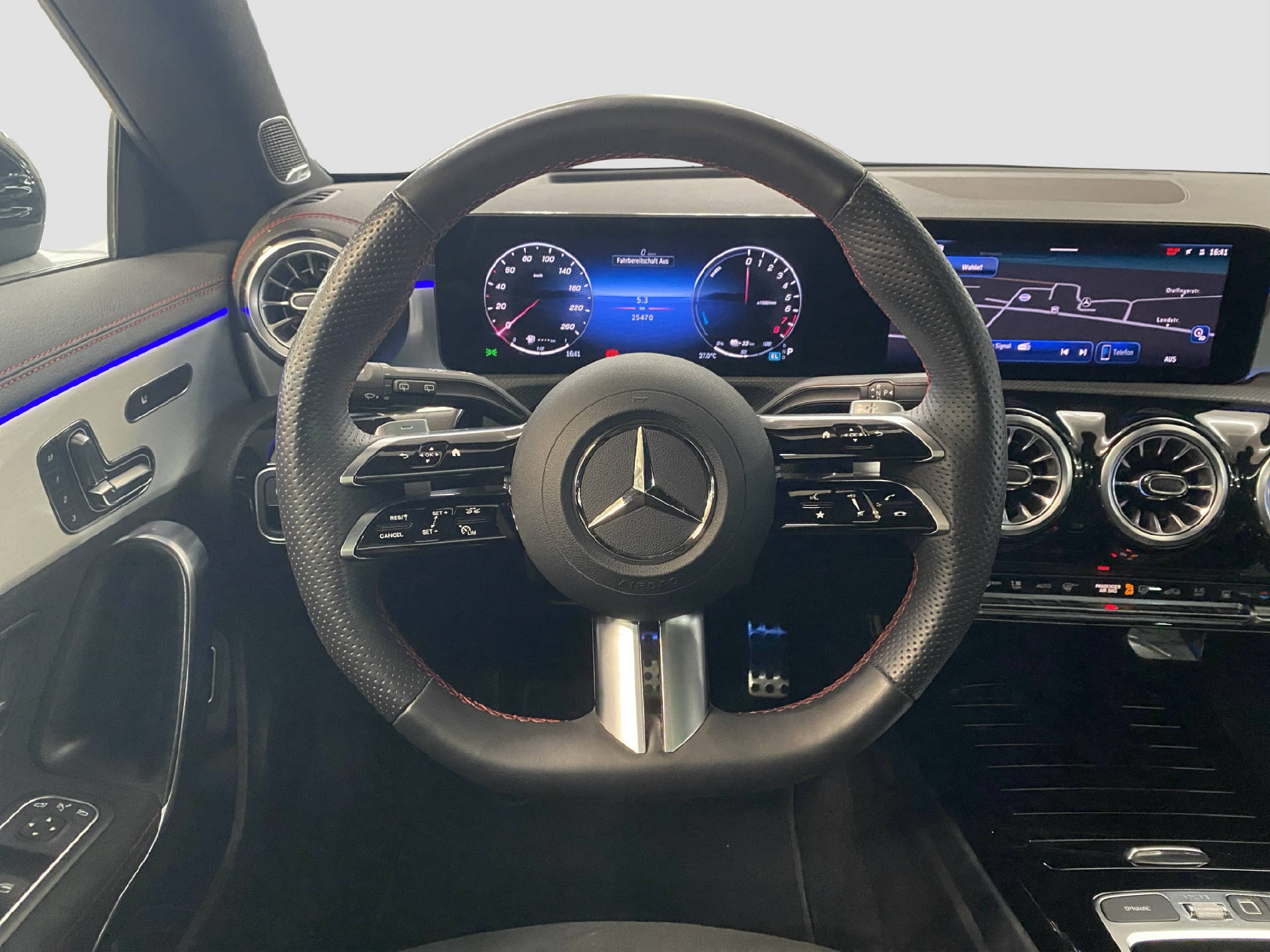 MERCEDES-BENZ CLA 250e AMG Line Shooting Brake-image-9