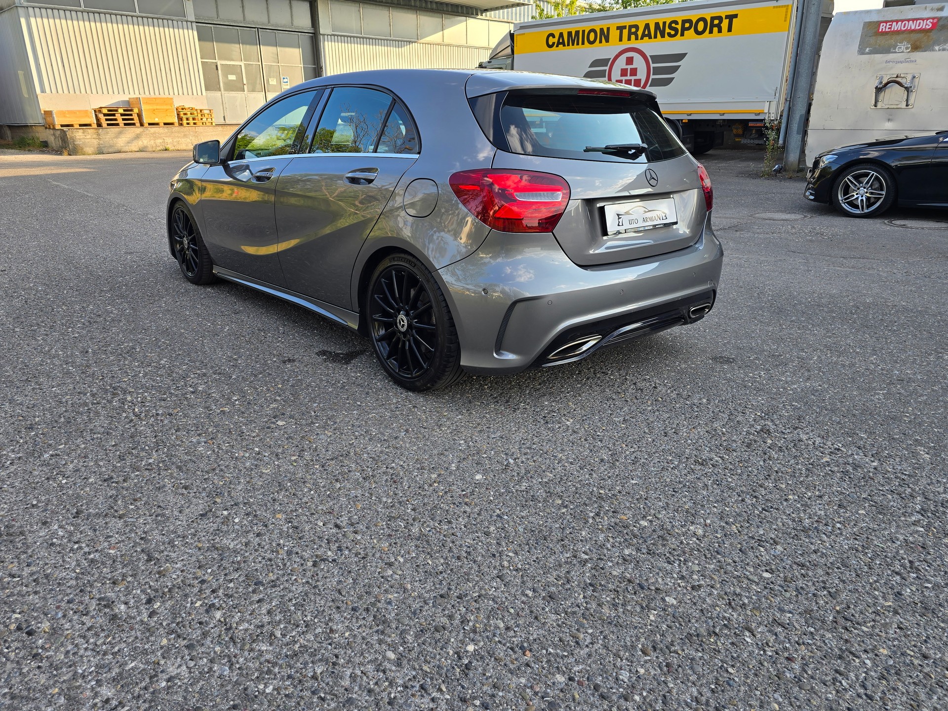 MERCEDES-BENZ A 250 AMG Line 4Matic 7G-DCT-image-4