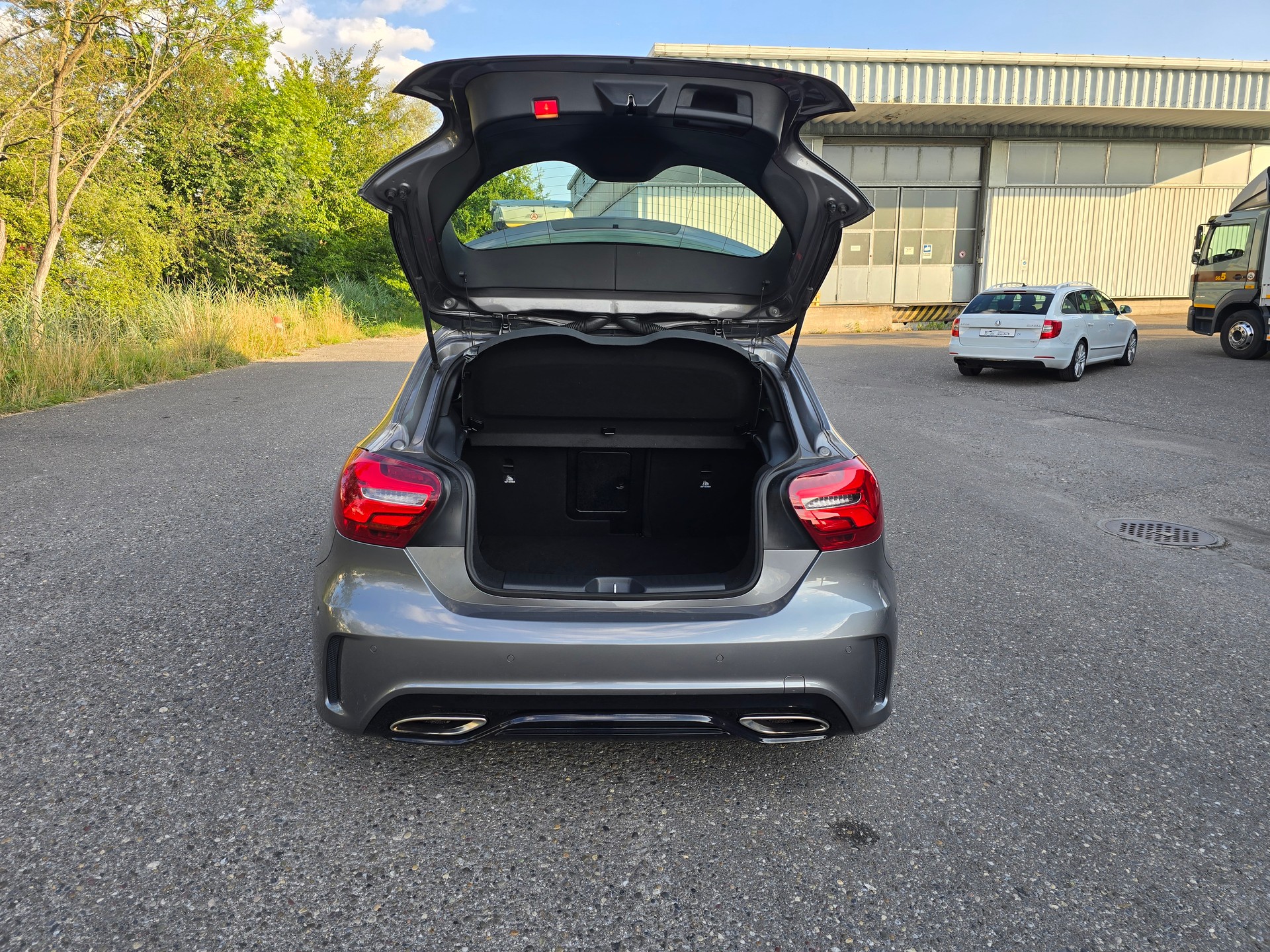 MERCEDES-BENZ A 250 AMG Line 4Matic 7G-DCT-image-6