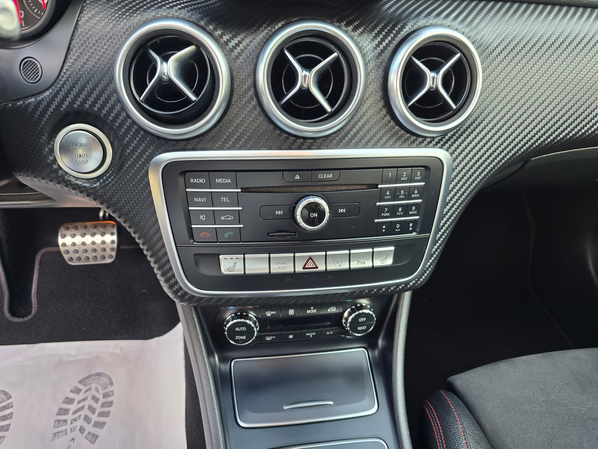 MERCEDES-BENZ A 250 AMG Line 4Matic 7G-DCT-image-18