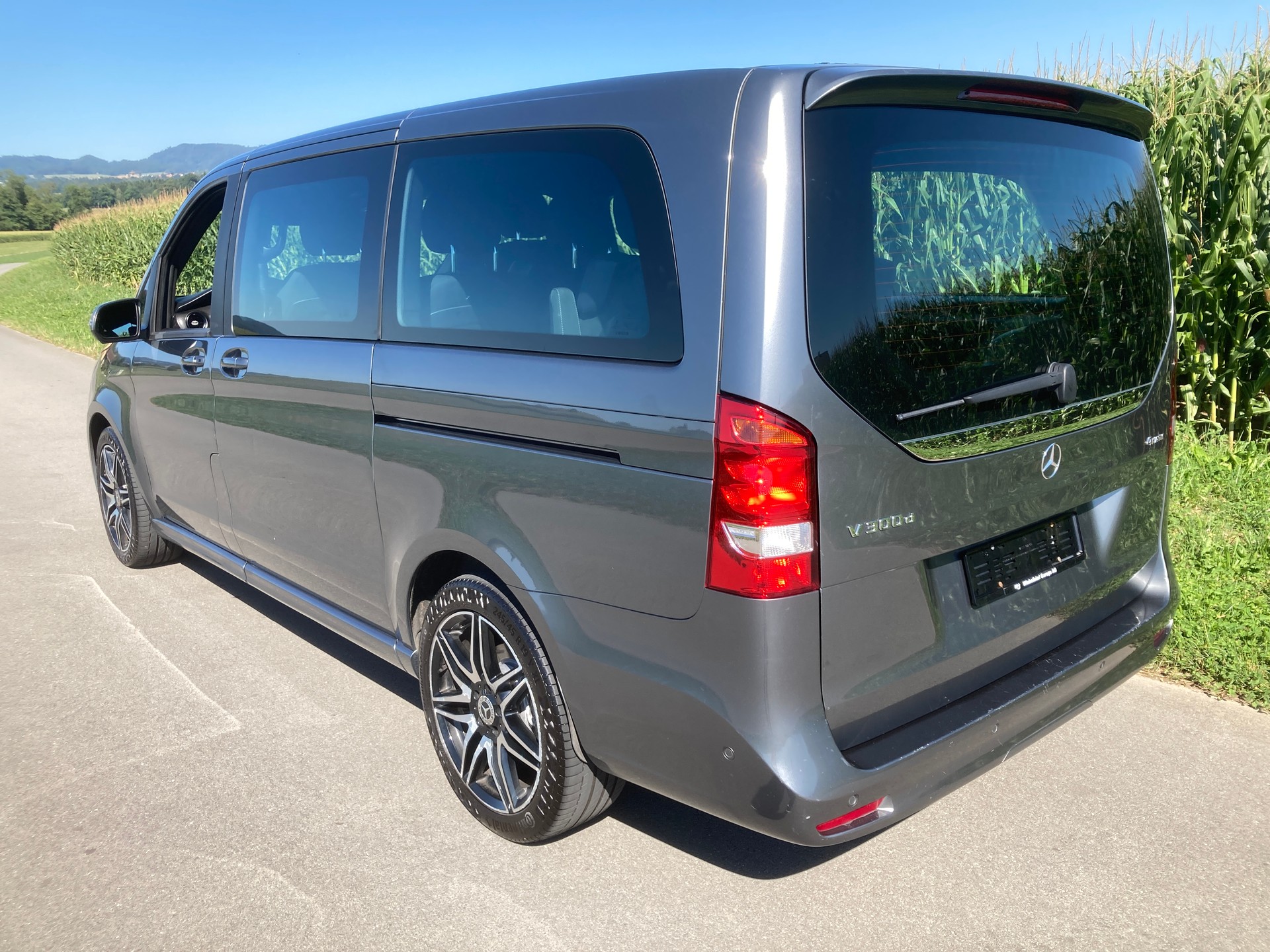 MERCEDES-BENZ V 300 d lang 4Matic 9G-Tronic-image-3