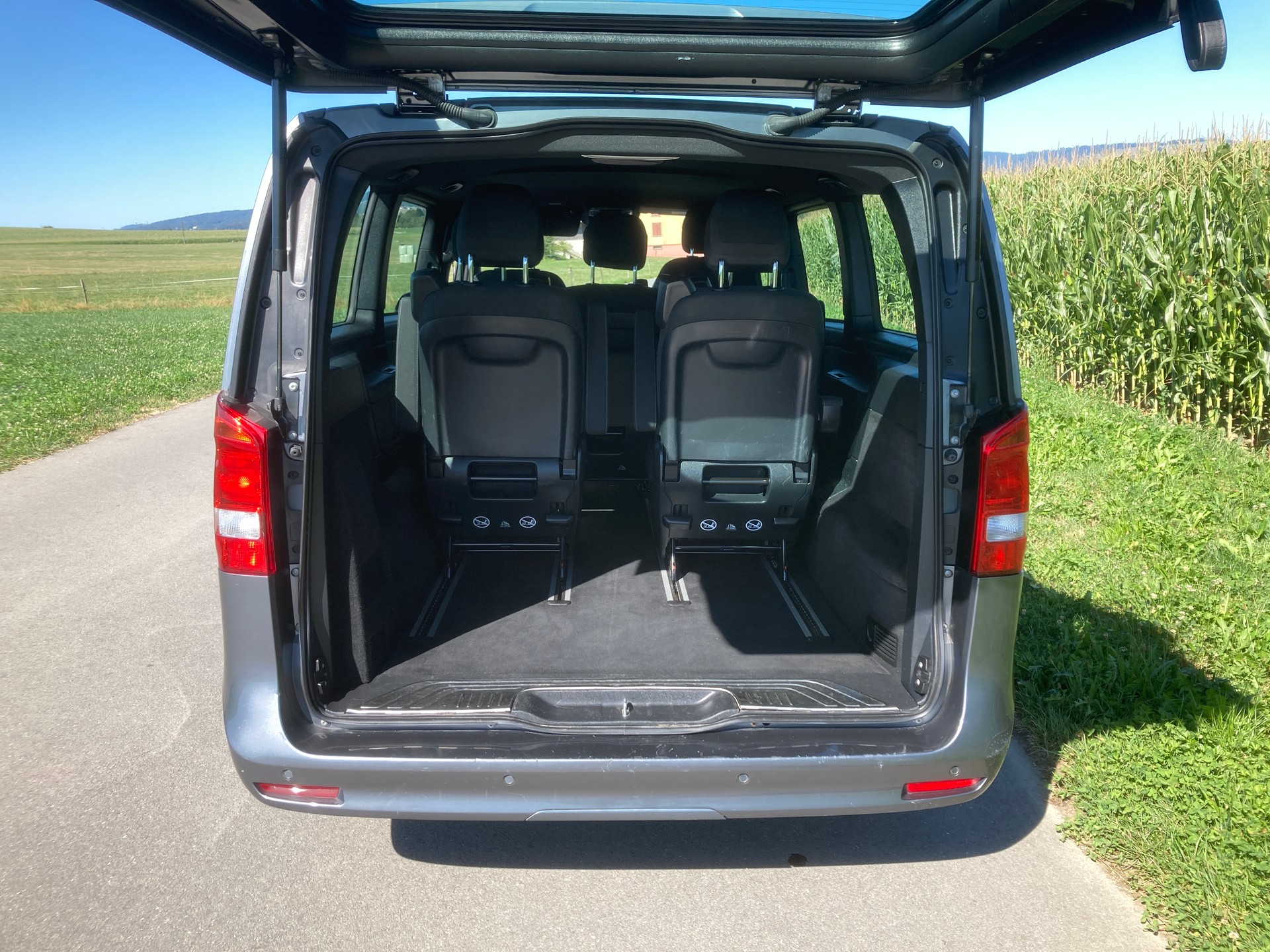 MERCEDES-BENZ V 300 d lang 4Matic 9G-Tronic-image-5
