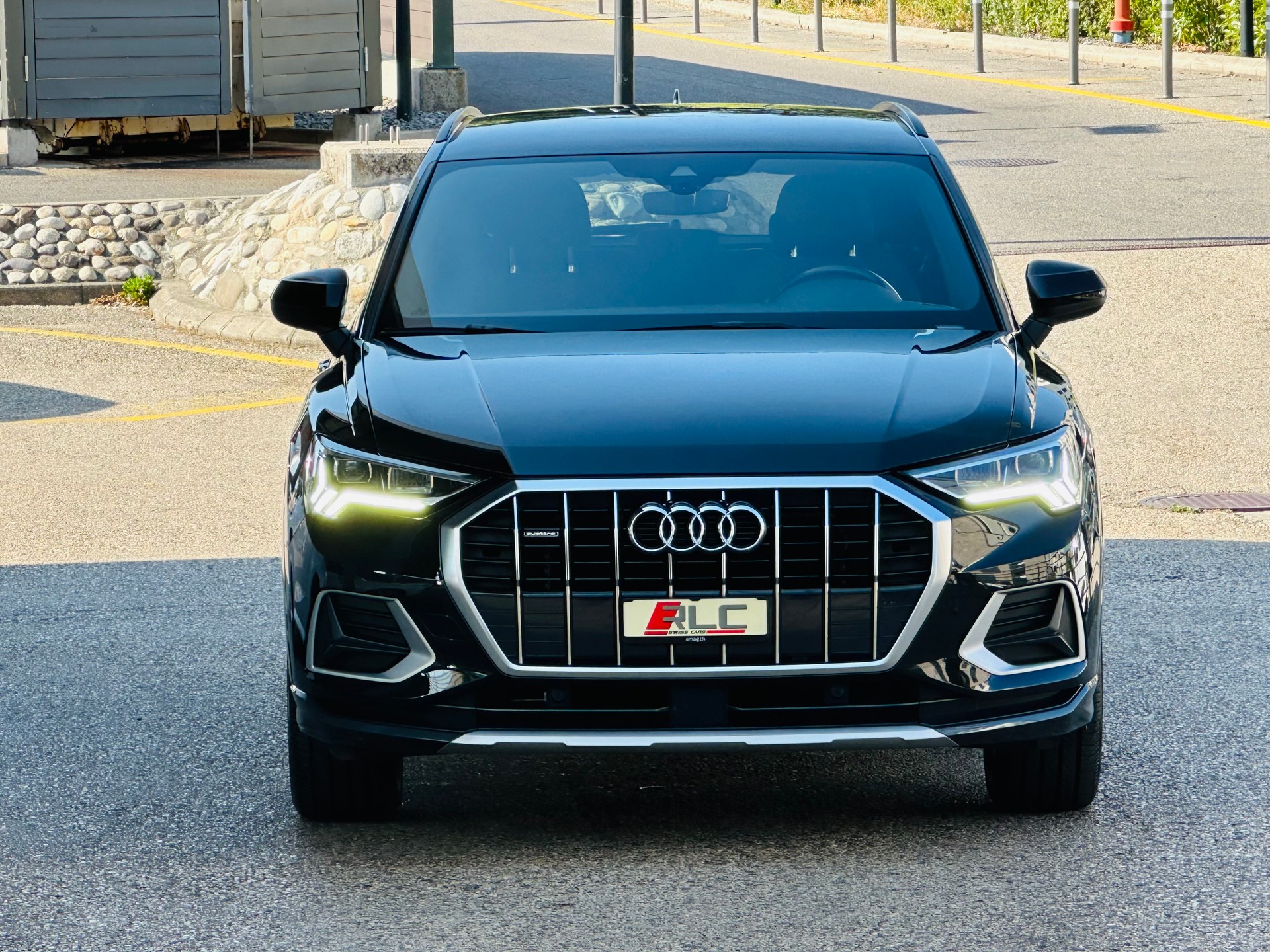 AUDI Q3 40 TDI advanced quattro S-tronic-image-4