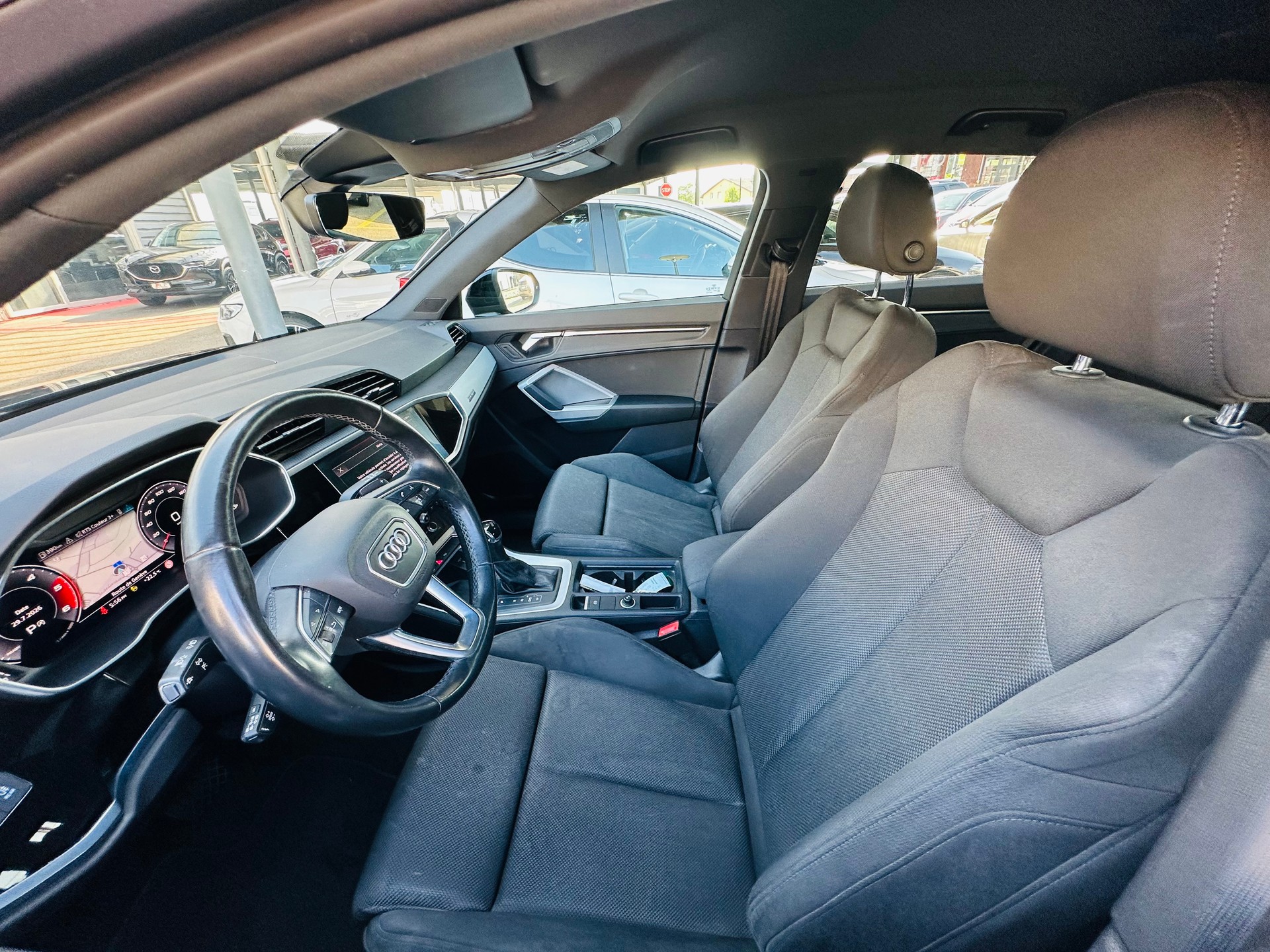 AUDI Q3 40 TDI advanced quattro S-tronic-image-10