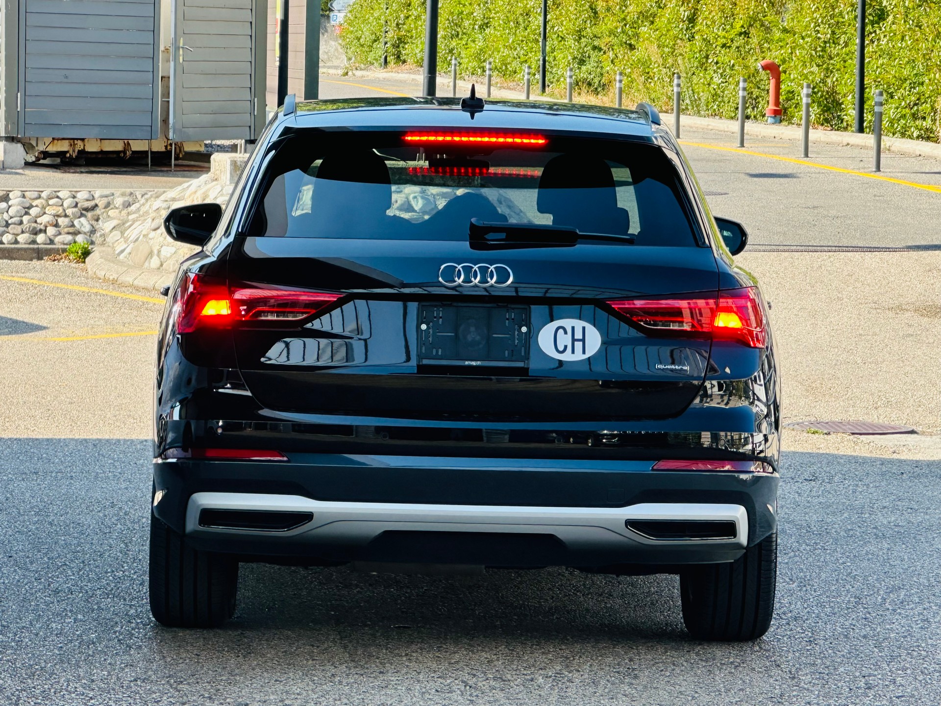 AUDI Q3 40 TDI advanced quattro S-tronic-image-9