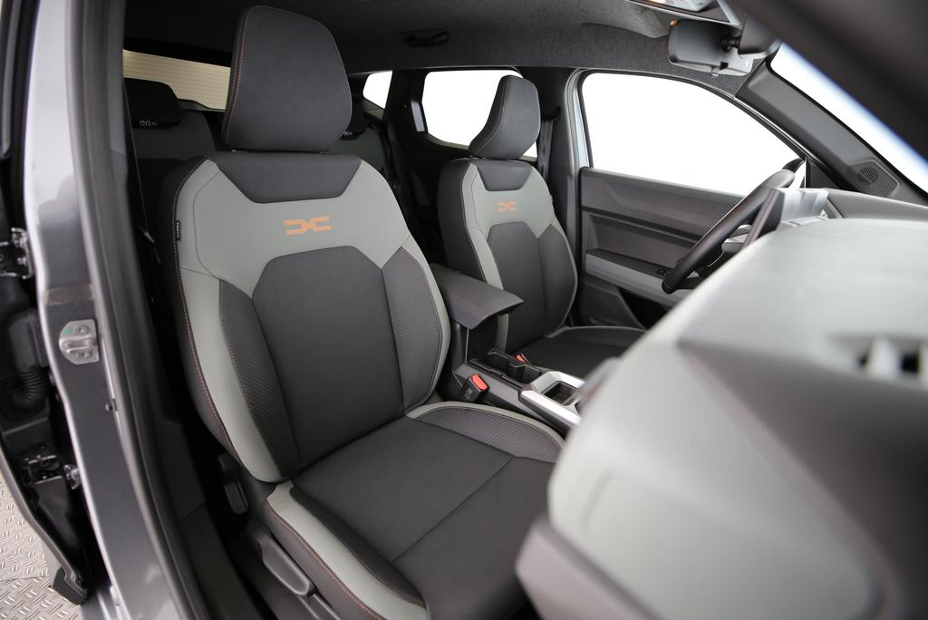 DACIA Duster 1.6 Hybrid Extreme-image-10