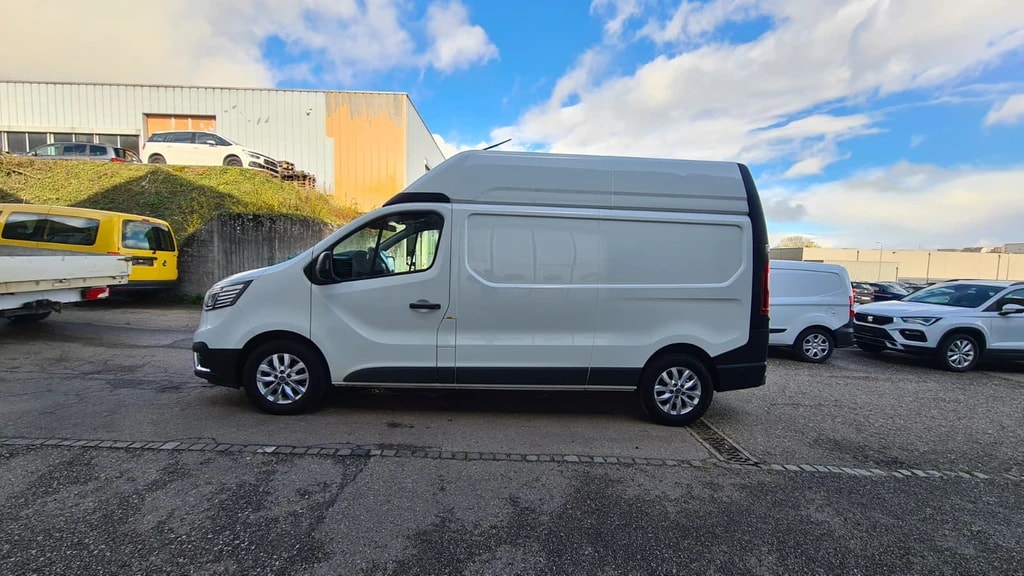 RENAULT Trafic 2.0 Blue dCi 150 Advance L2H2 EN ** 150 PS ** 3-Plätzer ** Gr-Navi ** RF-Kamera ** Anh-Kupplung ** Modell 2023 **-image-3