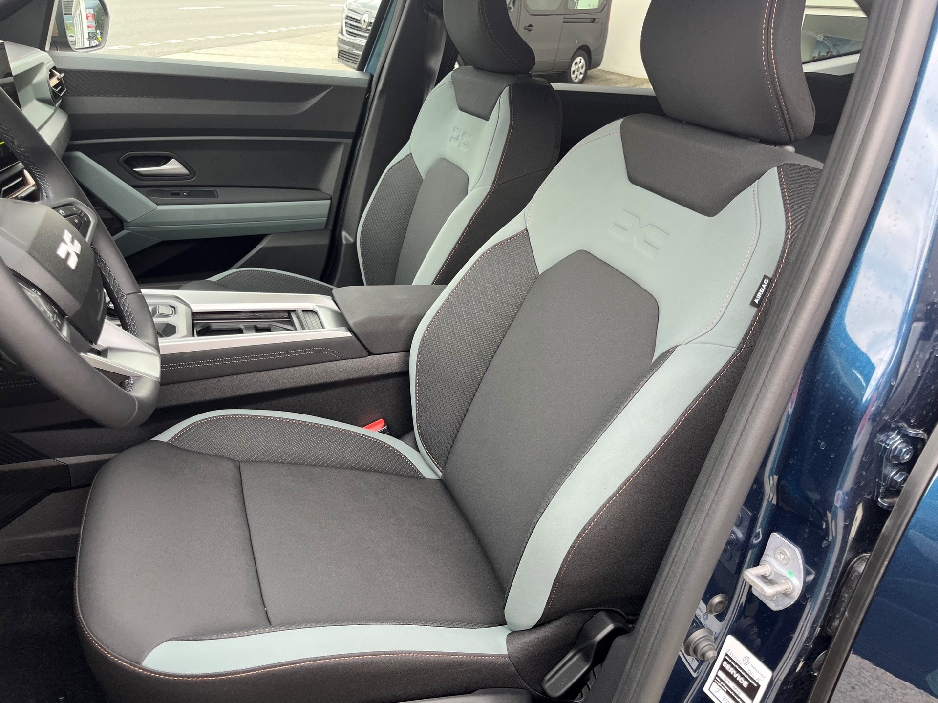DACIA Bigster TCe Hybrid 150 48V Extreme 4x4-image-10