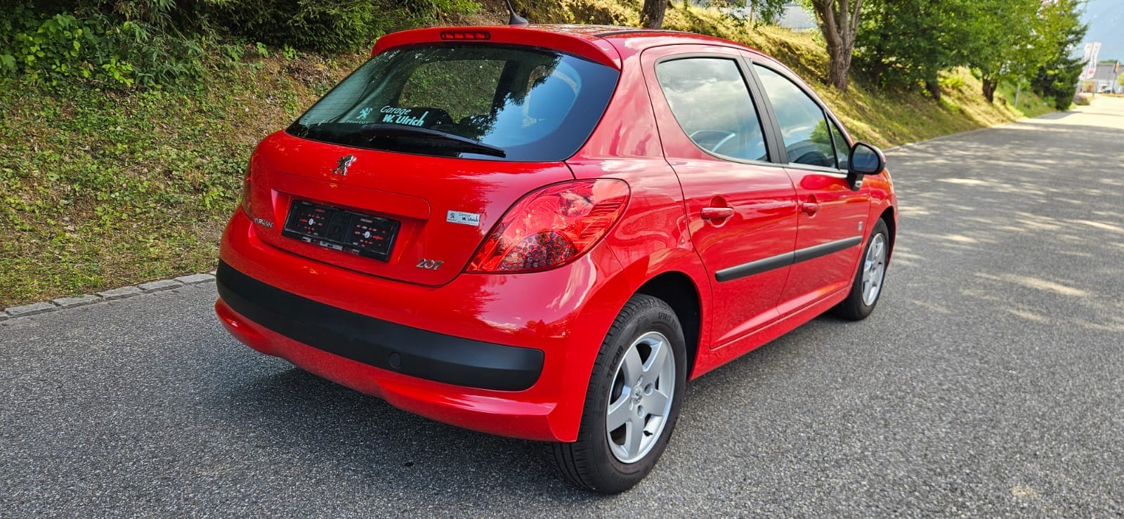 PEUGEOT 207 1.4 16V Swiss Edition-image-7