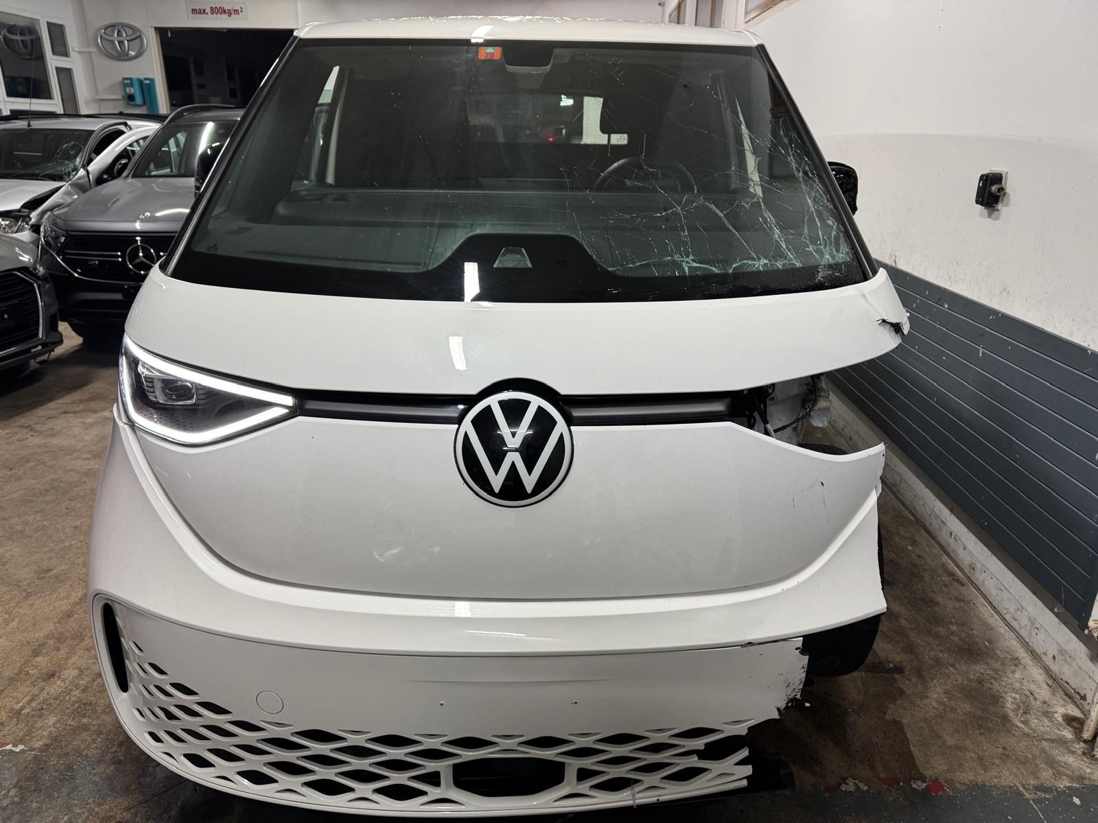 VW ID. Buzz Cargo Pro 4Motion-image-5