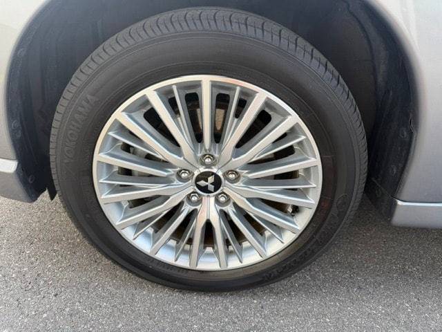 MITSUBISHI Outlander 2.4 PHEV Diamond S-Edition 4WD Automatic-image-4