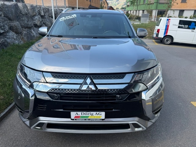 MITSUBISHI Outlander 2.4 PHEV Diamond S-Edition 4WD Automatic-image-1