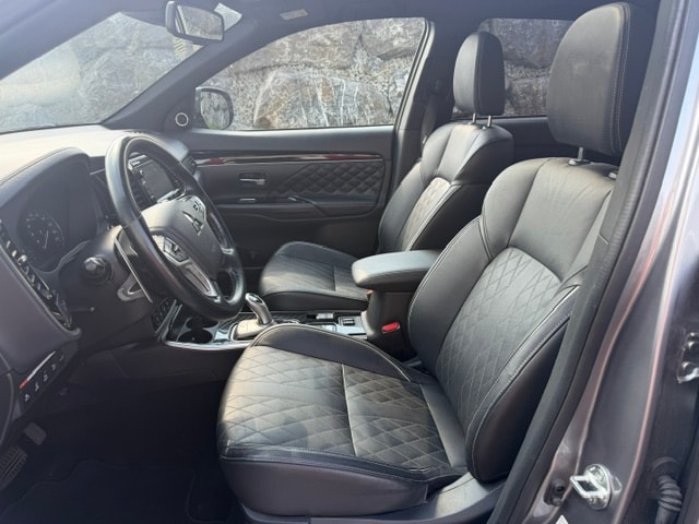 MITSUBISHI Outlander 2.4 PHEV Diamond S-Edition 4WD Automatic-image-7