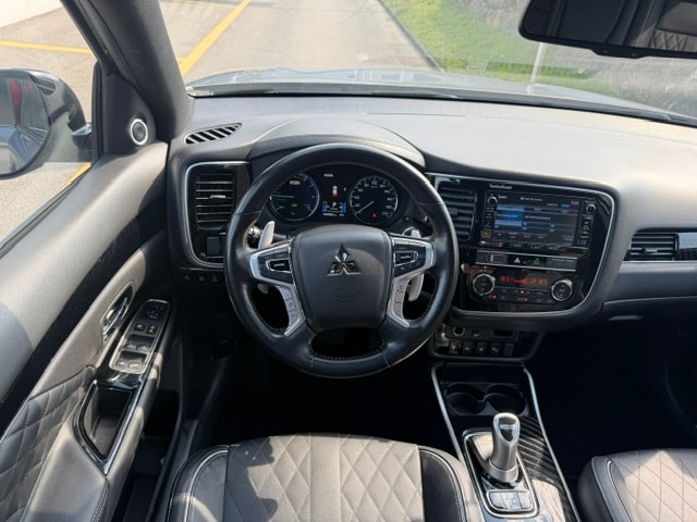 MITSUBISHI Outlander 2.4 PHEV Diamond S-Edition 4WD Automatic-image-9