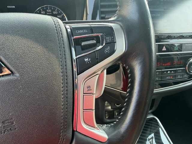 MITSUBISHI Outlander 2.4 PHEV Diamond S-Edition 4WD Automatic-image-15