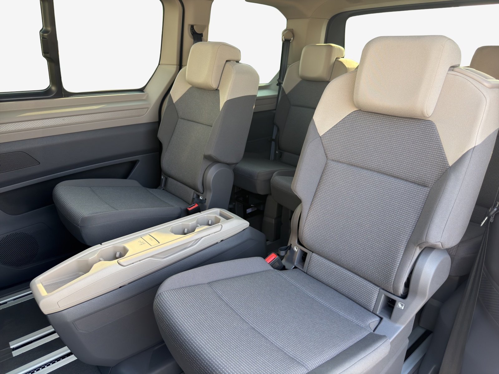VW Multivan 1.5 eHybrid 4Motion DSG-image-11