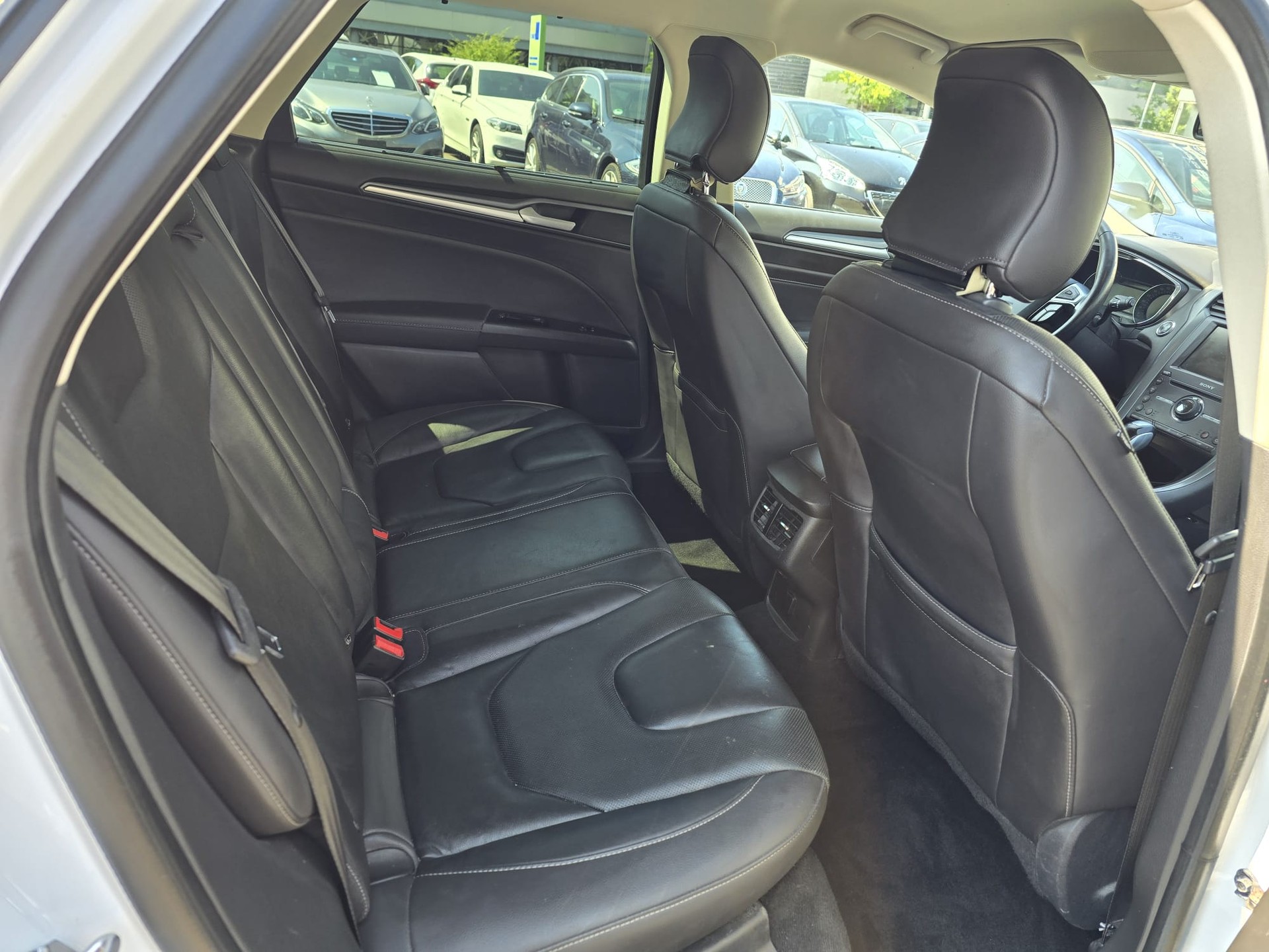 FORD Mondeo 2.0 TDCi Titanium AWD PowerShift-image-15
