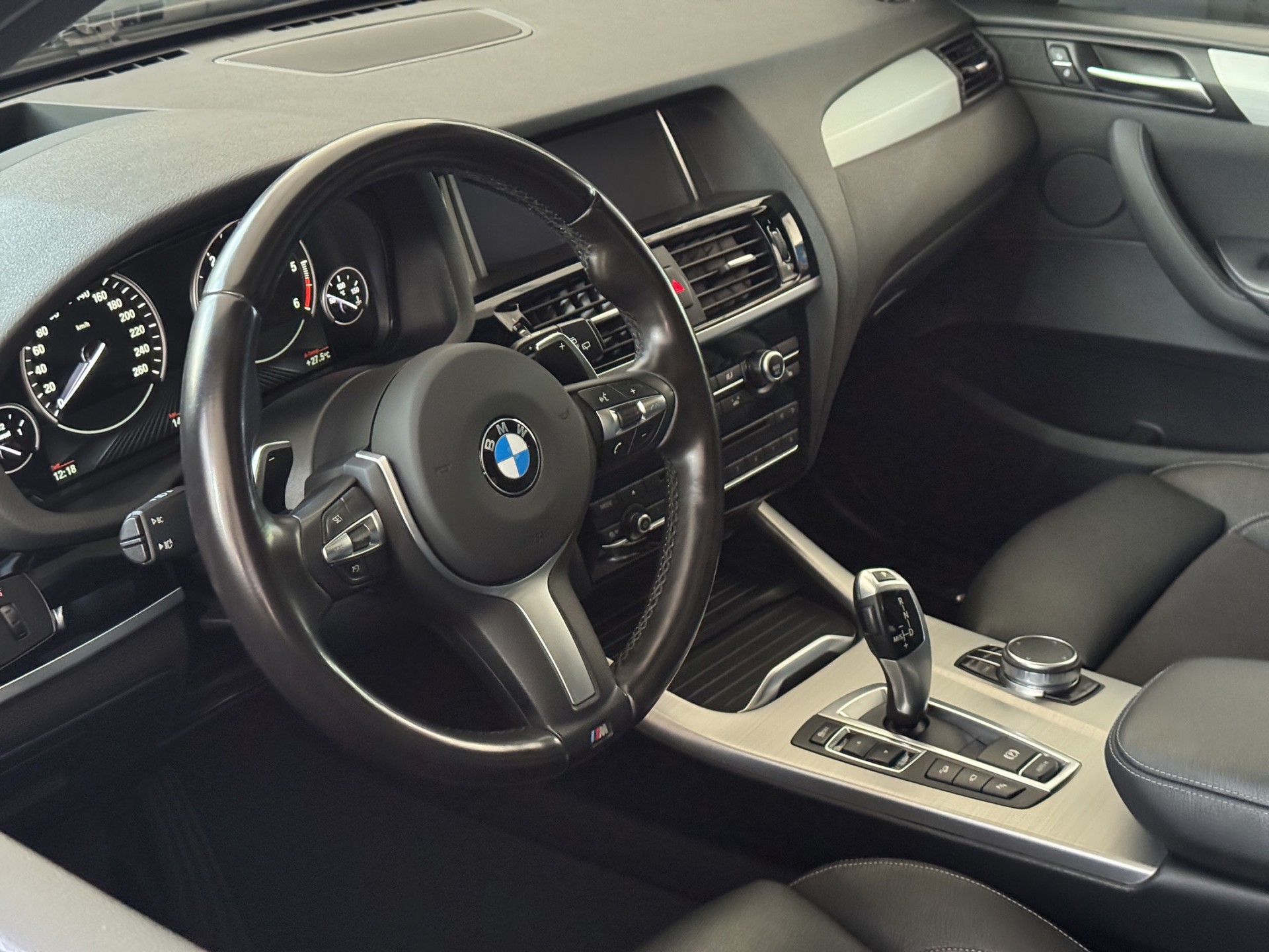 BMW X3 xDrive 20d M Sport Steptronic "Standheiz.-AHK-Pano-Head-Up-20"Alu"-image-12