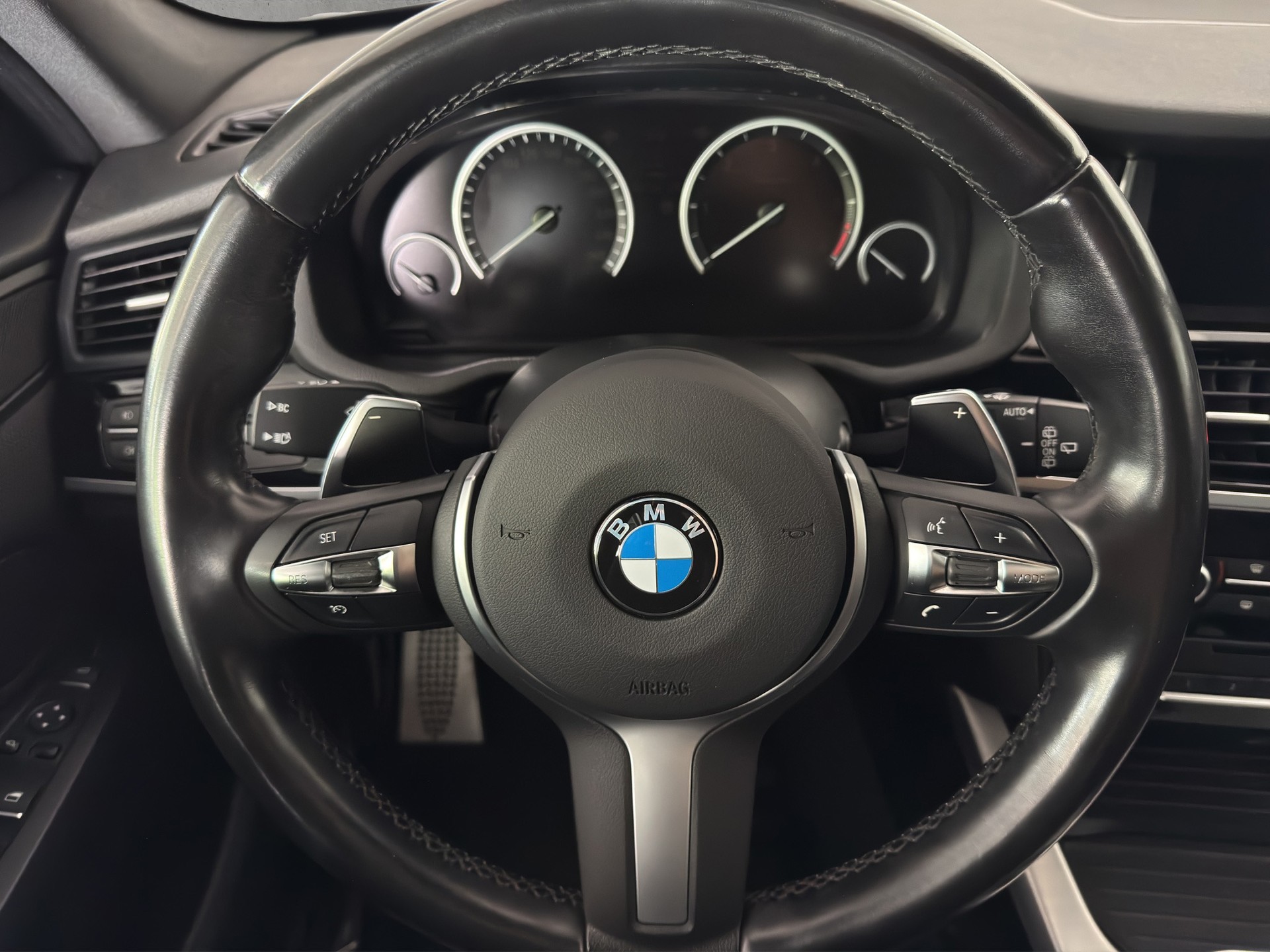 BMW X3 xDrive 20d M Sport Steptronic "Standheiz.-AHK-Pano-Head-Up-20"Alu"-image-13