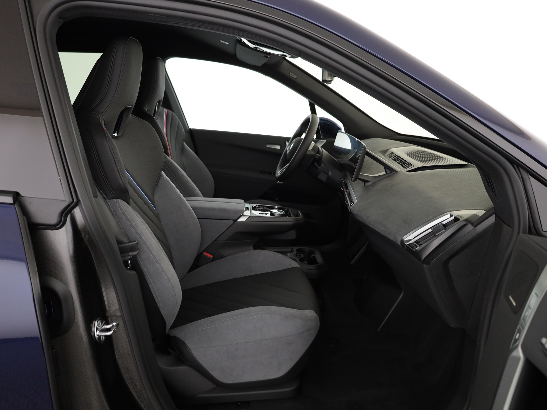 BMW iX xDrive60-image-13