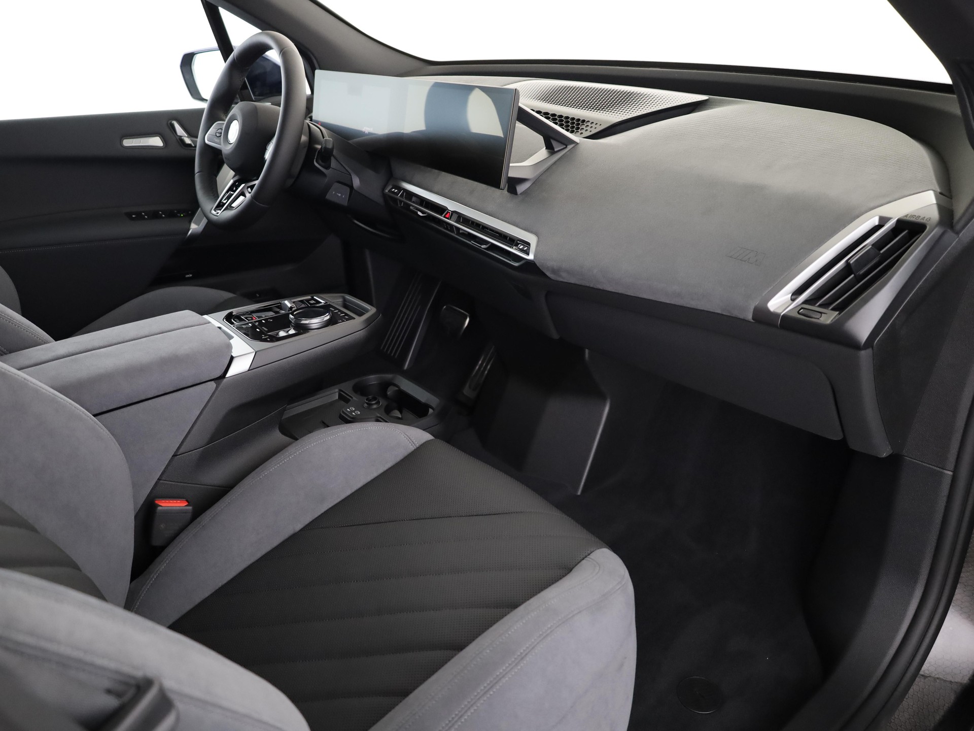 BMW iX xDrive60-image-12