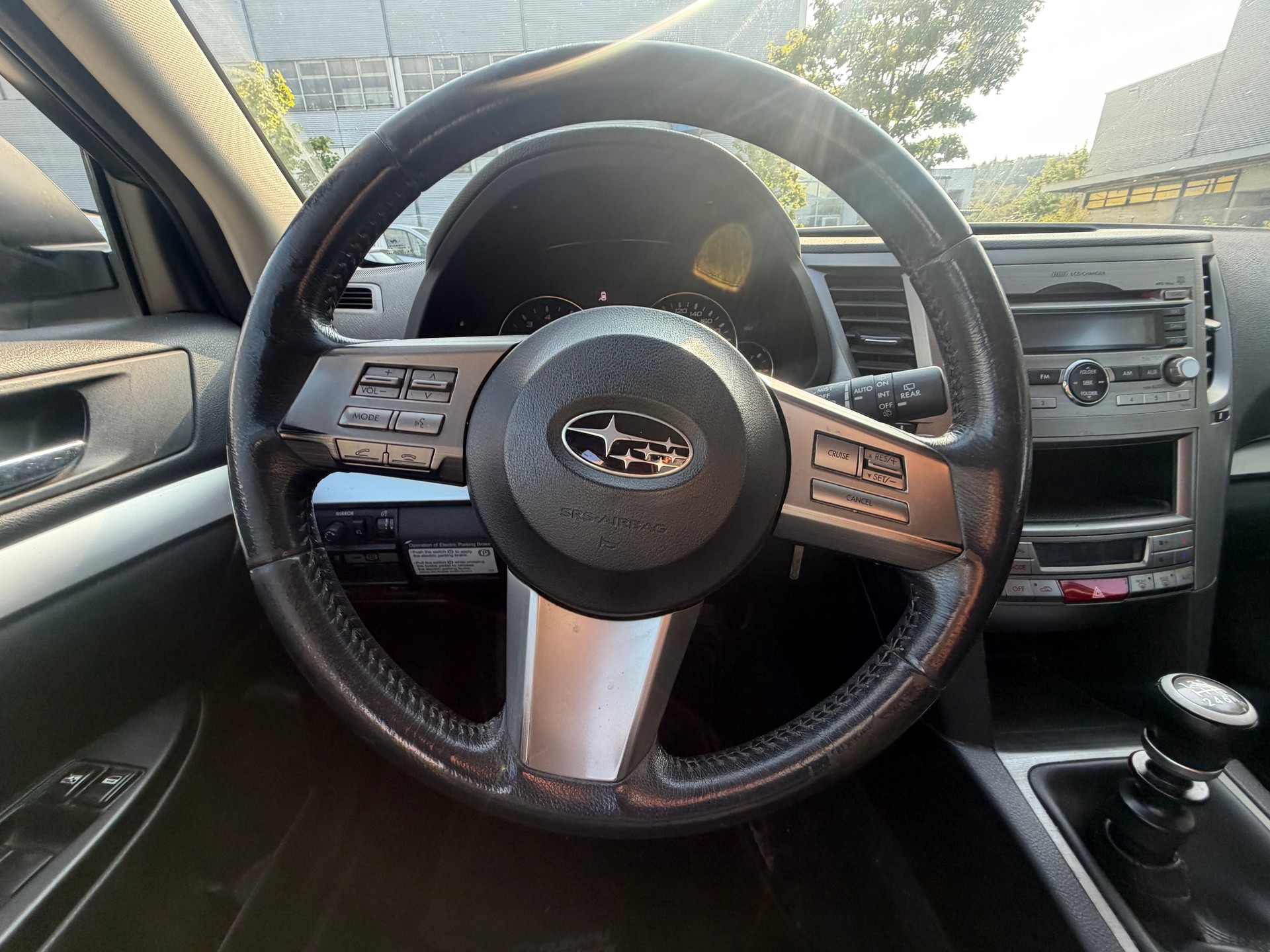 SUBARU Legacy 2.0i Swiss AWD-image-11