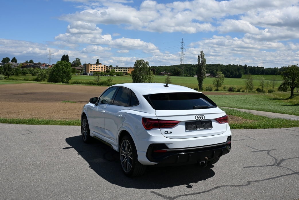 AUDI Q3 Sportback 45 TFSI e S line Attraction S-tronic-image-3