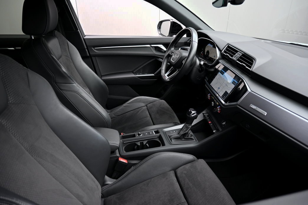 AUDI Q3 Sportback 45 TFSI e S line Attraction S-tronic-image-4