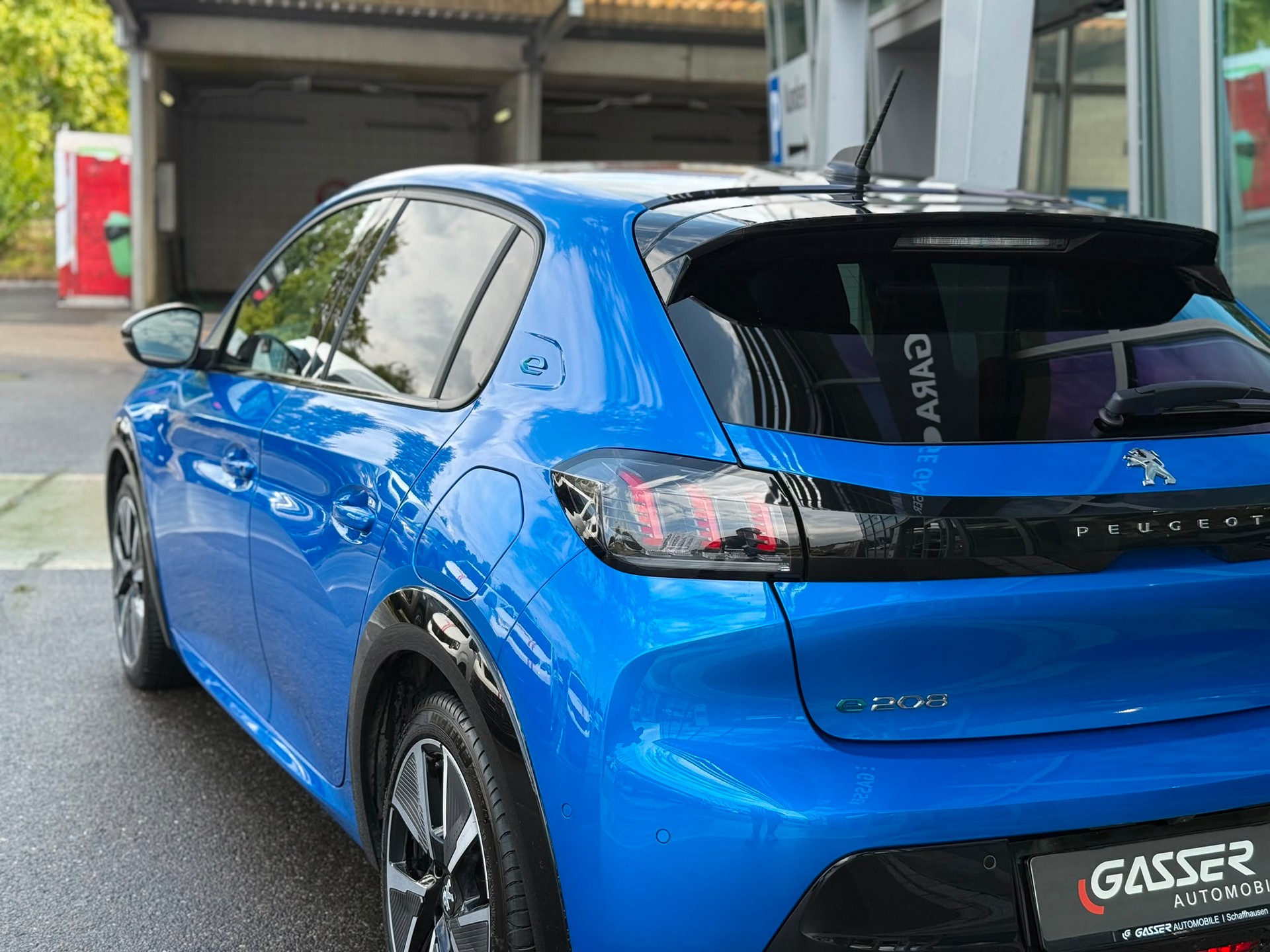 PEUGEOT 208 Elektrik GT Pack-image-4