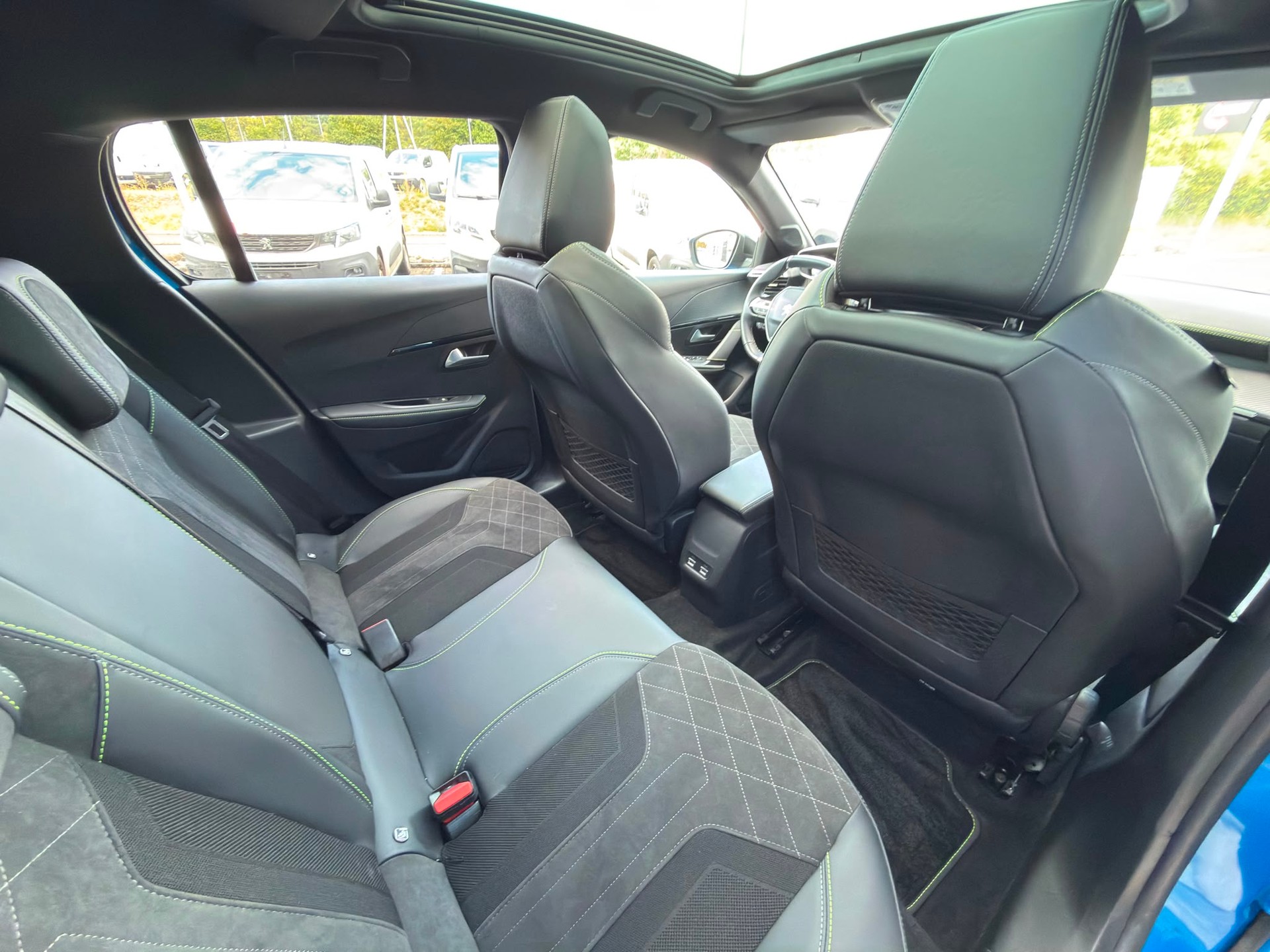 PEUGEOT 208 Elektrik GT Pack-image-7