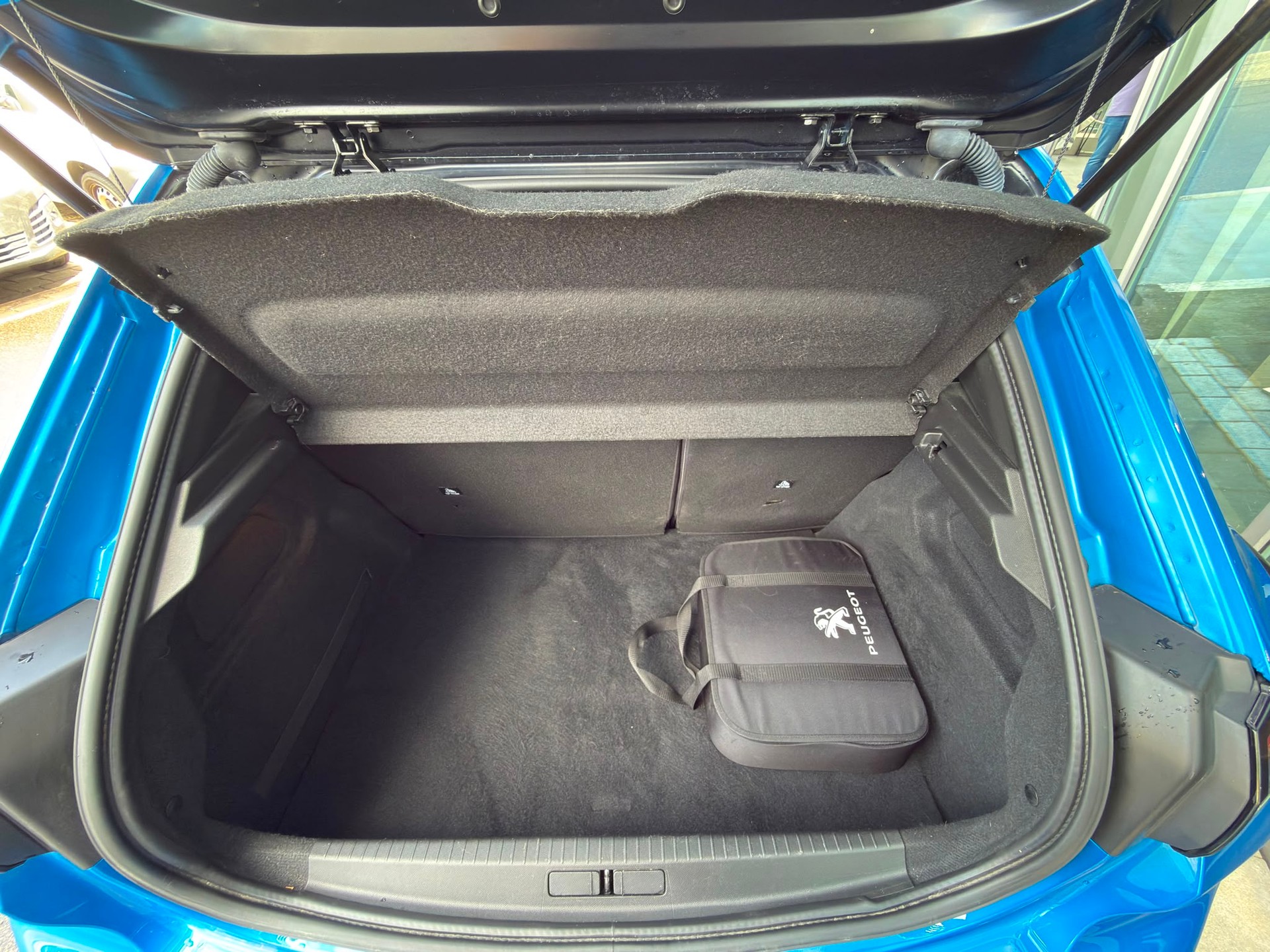 PEUGEOT 208 Elektrik GT Pack-image-13