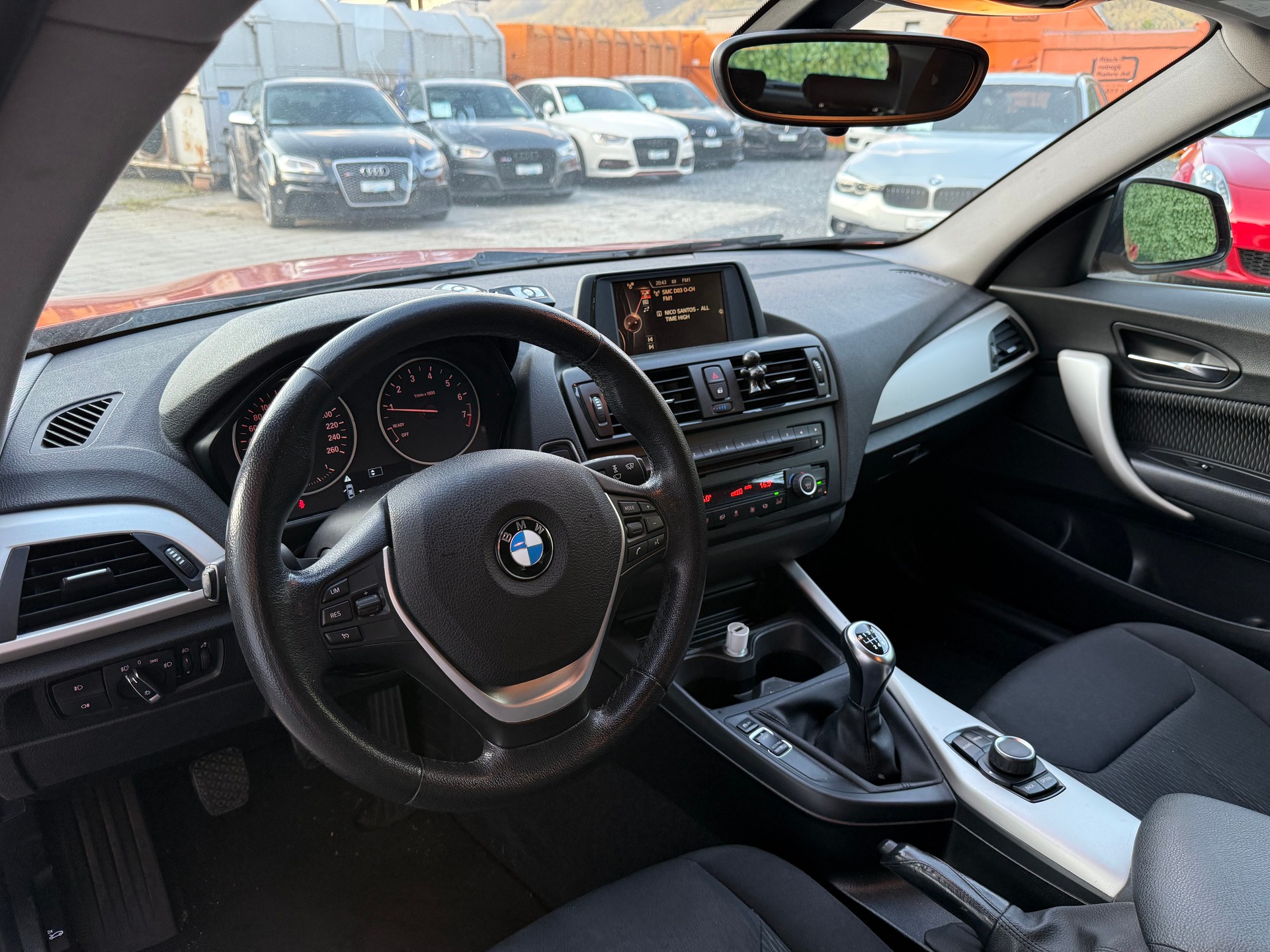 BMW 116i Sport Line-image-11