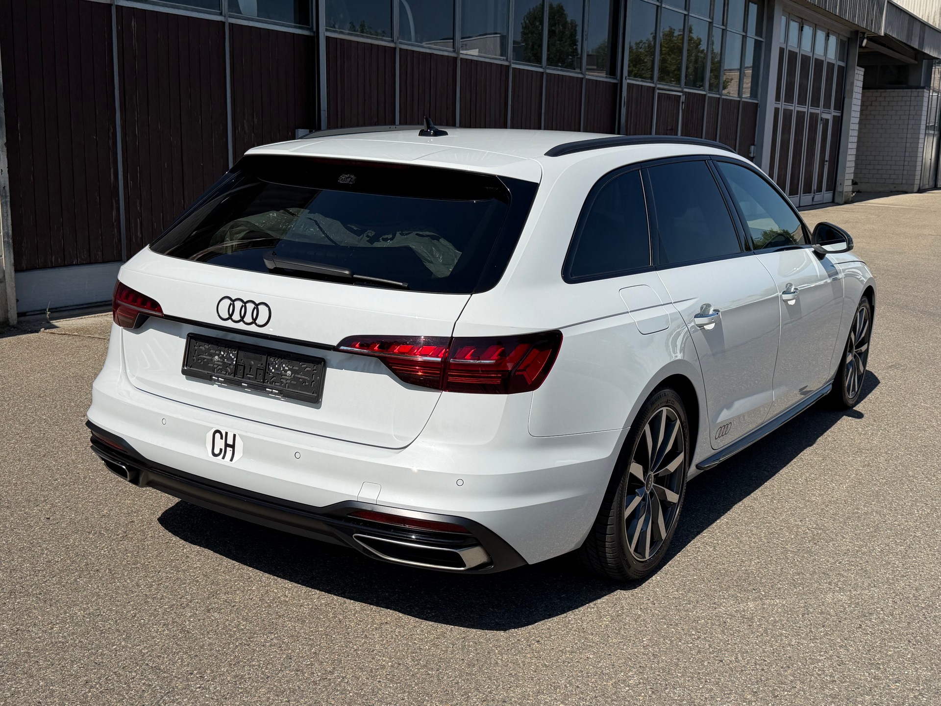 AUDI A4 Avant 35 TDI advanced Attraction S-tronic-image-4