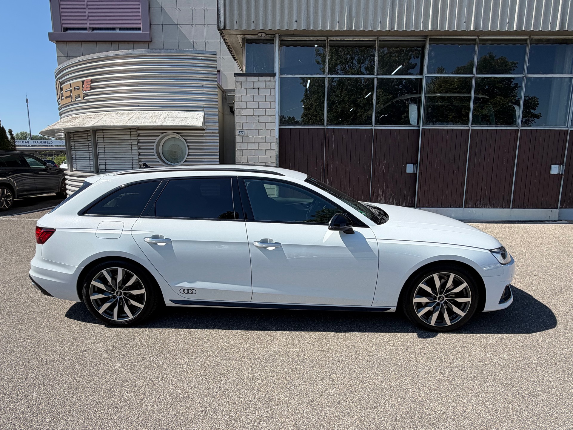 AUDI A4 Avant 35 TDI advanced Attraction S-tronic-image-6
