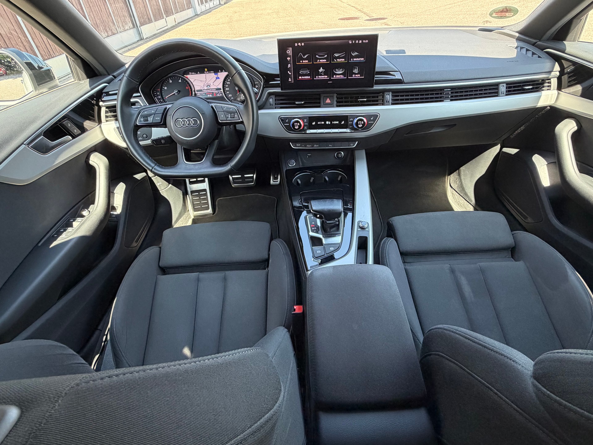 AUDI A4 Avant 35 TDI advanced Attraction S-tronic-image-7