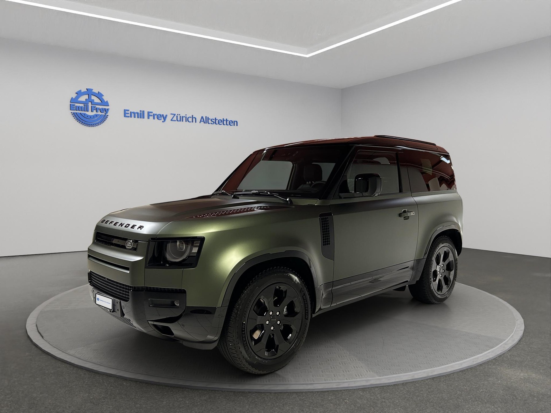 LAND ROVER Defender 90 3.0 D I6 250 X-Dynamic SE-image-0