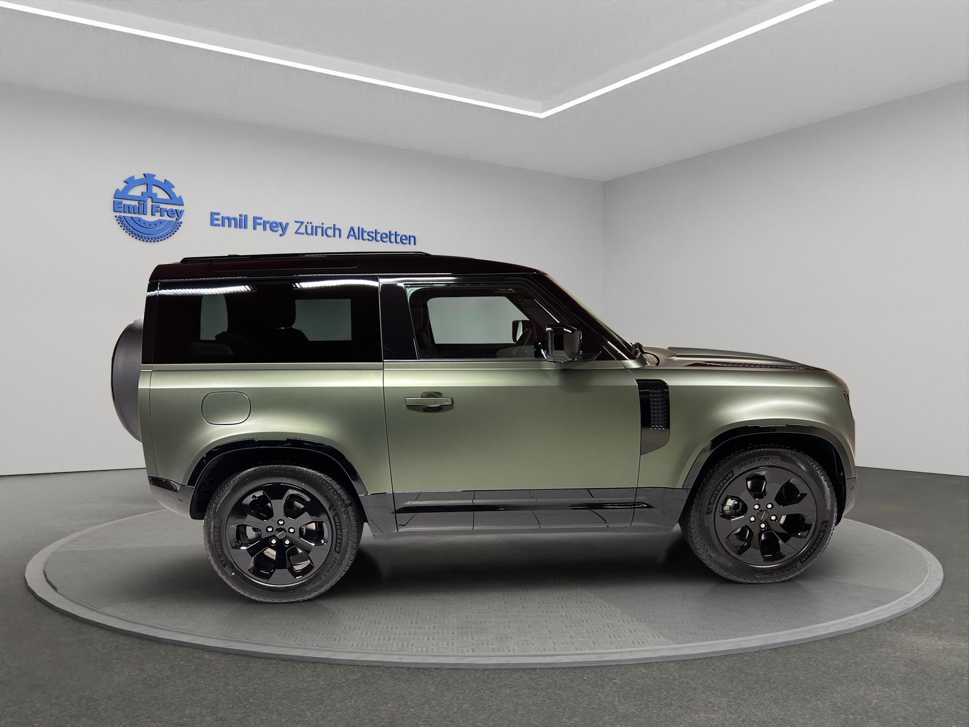 LAND ROVER Defender 90 3.0 D I6 250 X-Dynamic SE-image-2