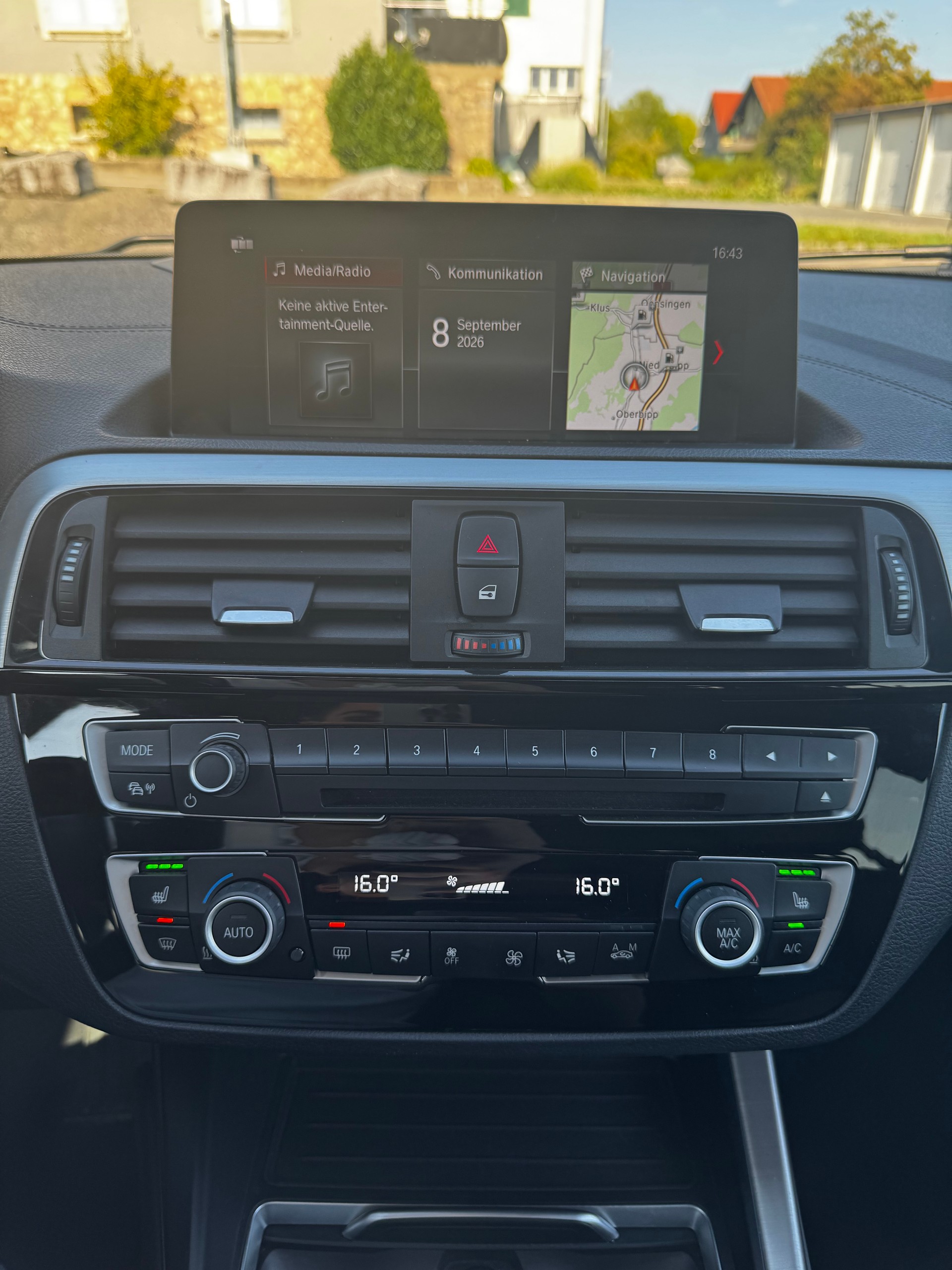 BMW 120d xDrive SAG (FACELIFT und FIXPREIS)-image-12
