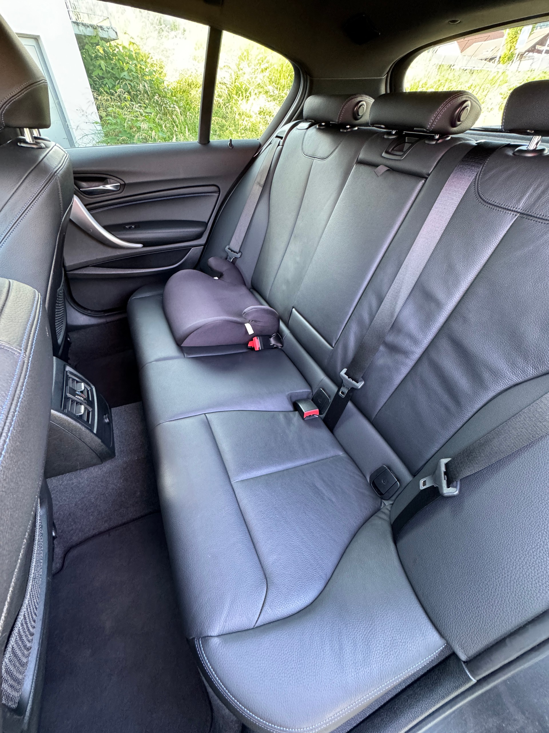 BMW 120d xDrive SAG (FACELIFT)-image-3
